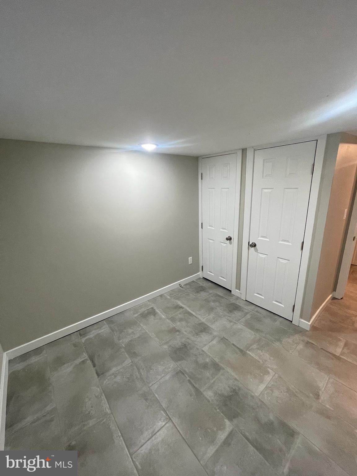 WALNUT HILL - Residential Lease