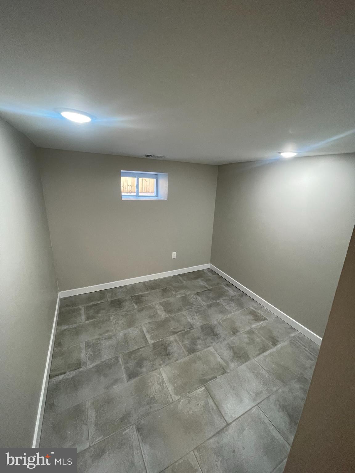 WALNUT HILL - Residential Lease