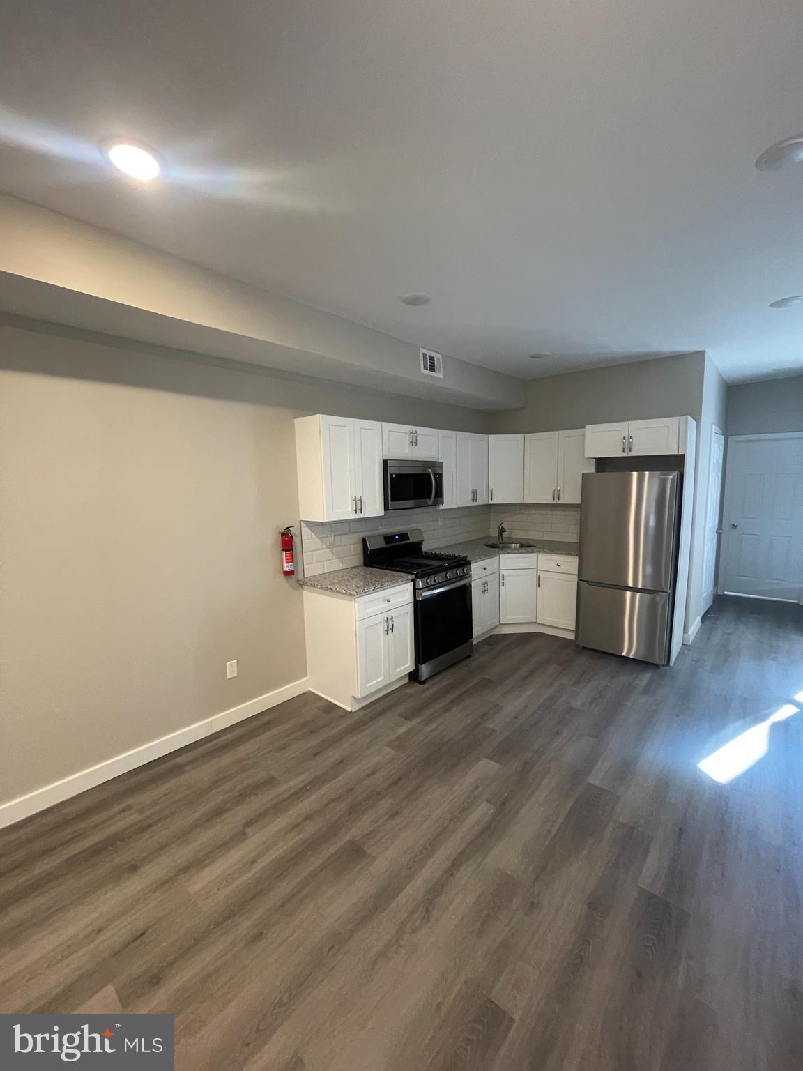 WALNUT HILL - Residential Lease