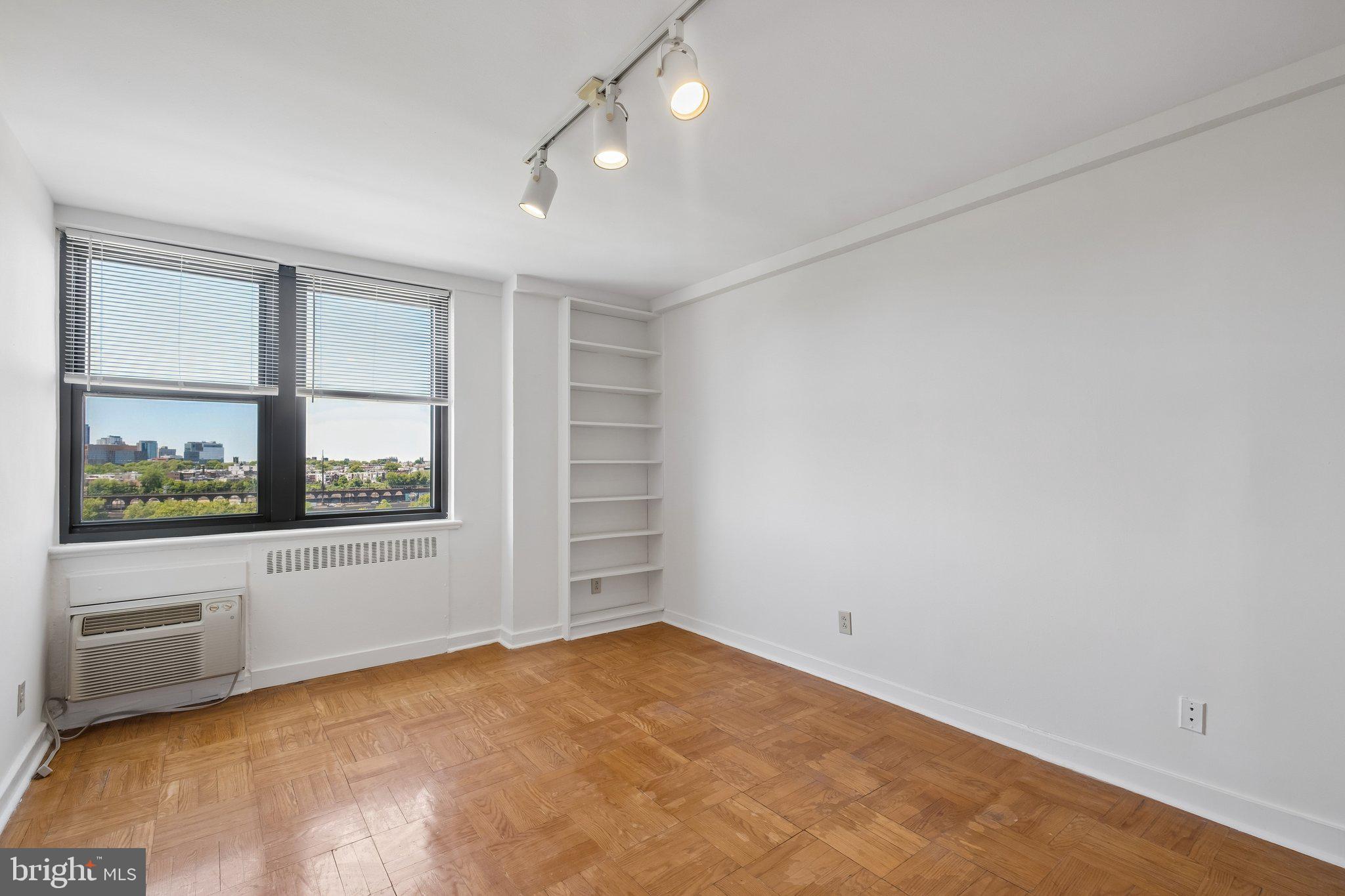 ART MUSEUM AREA - Residential