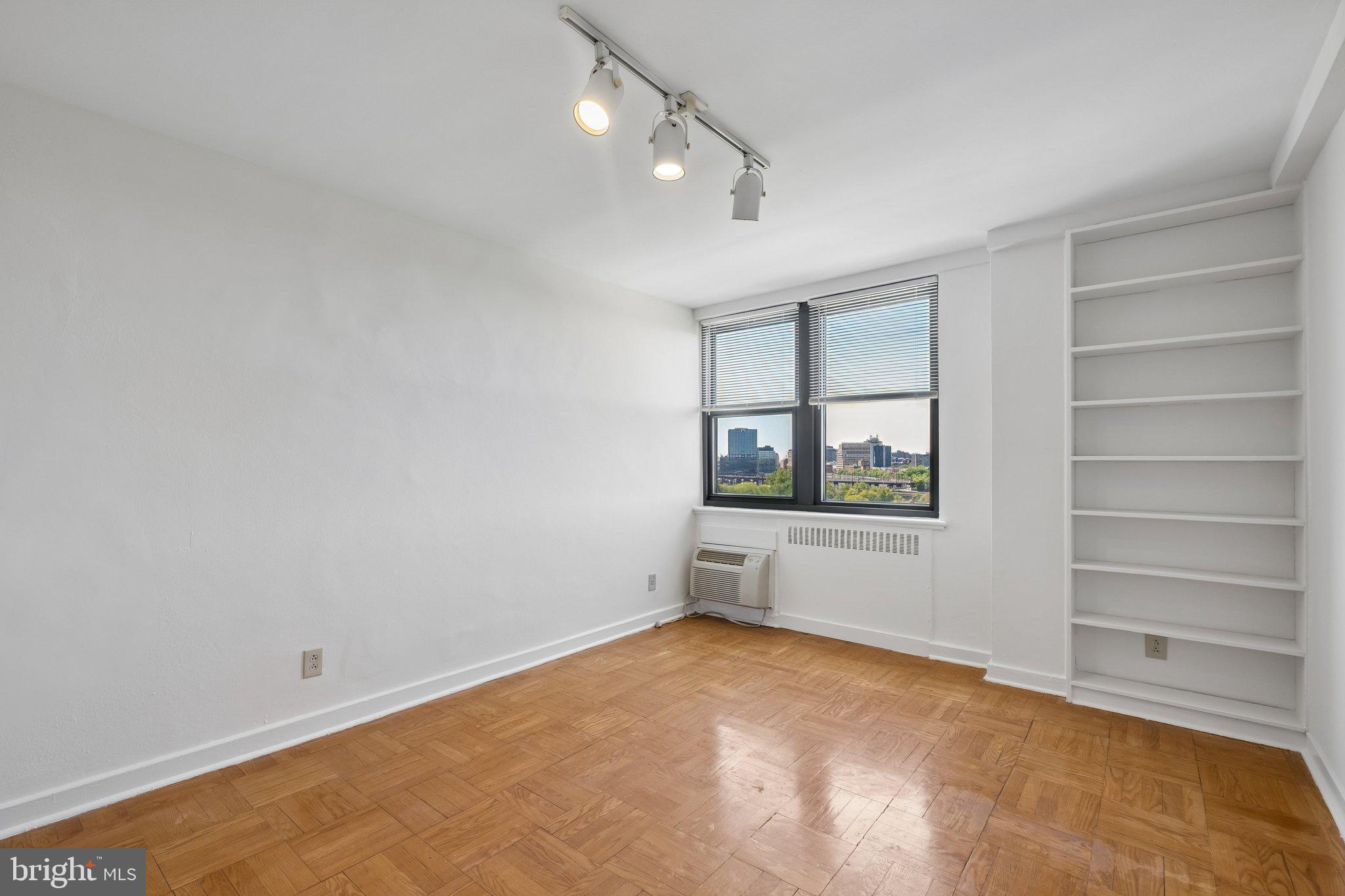 ART MUSEUM AREA - Residential