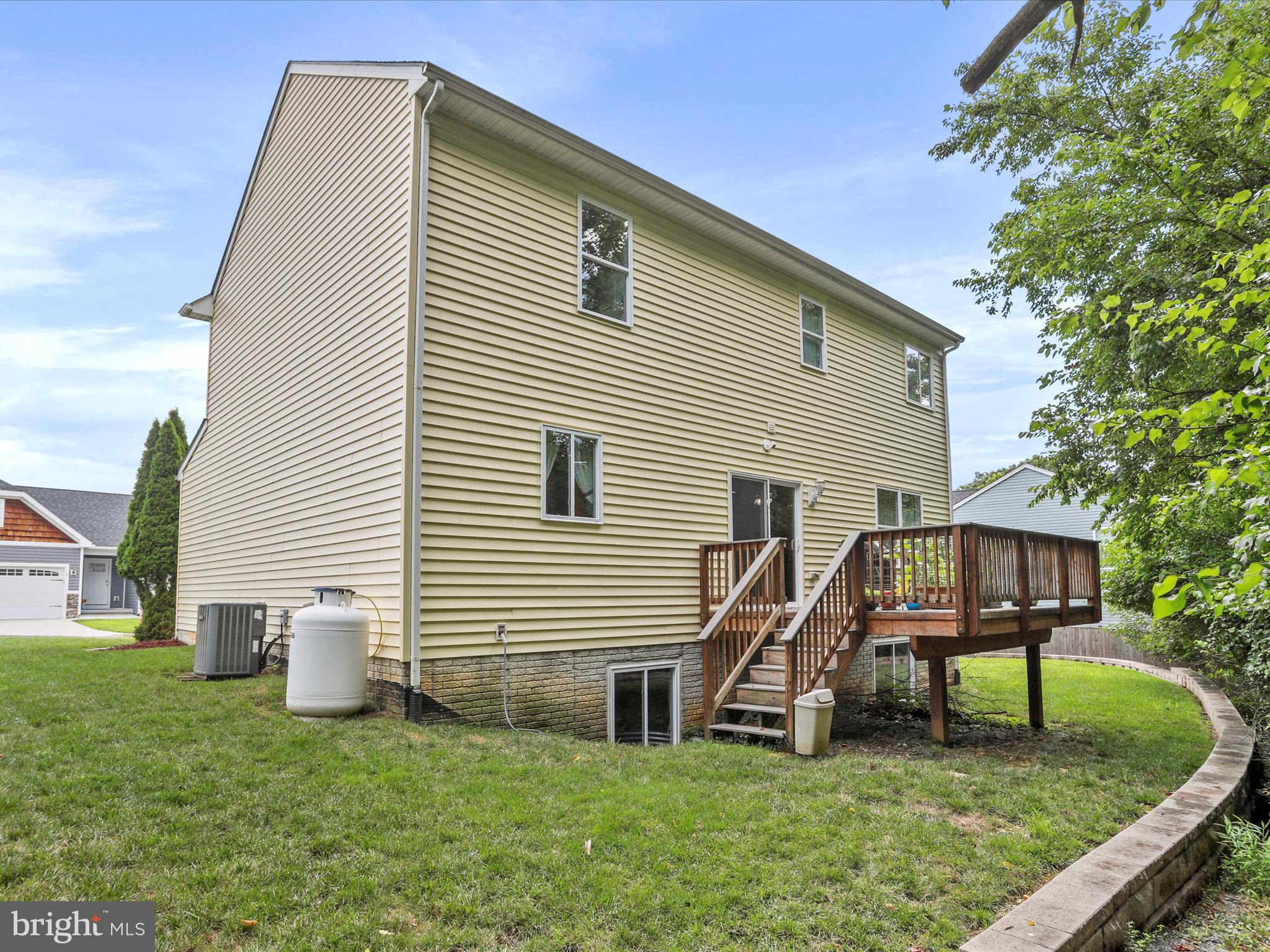 ASHLAND VILLAGE - Residential