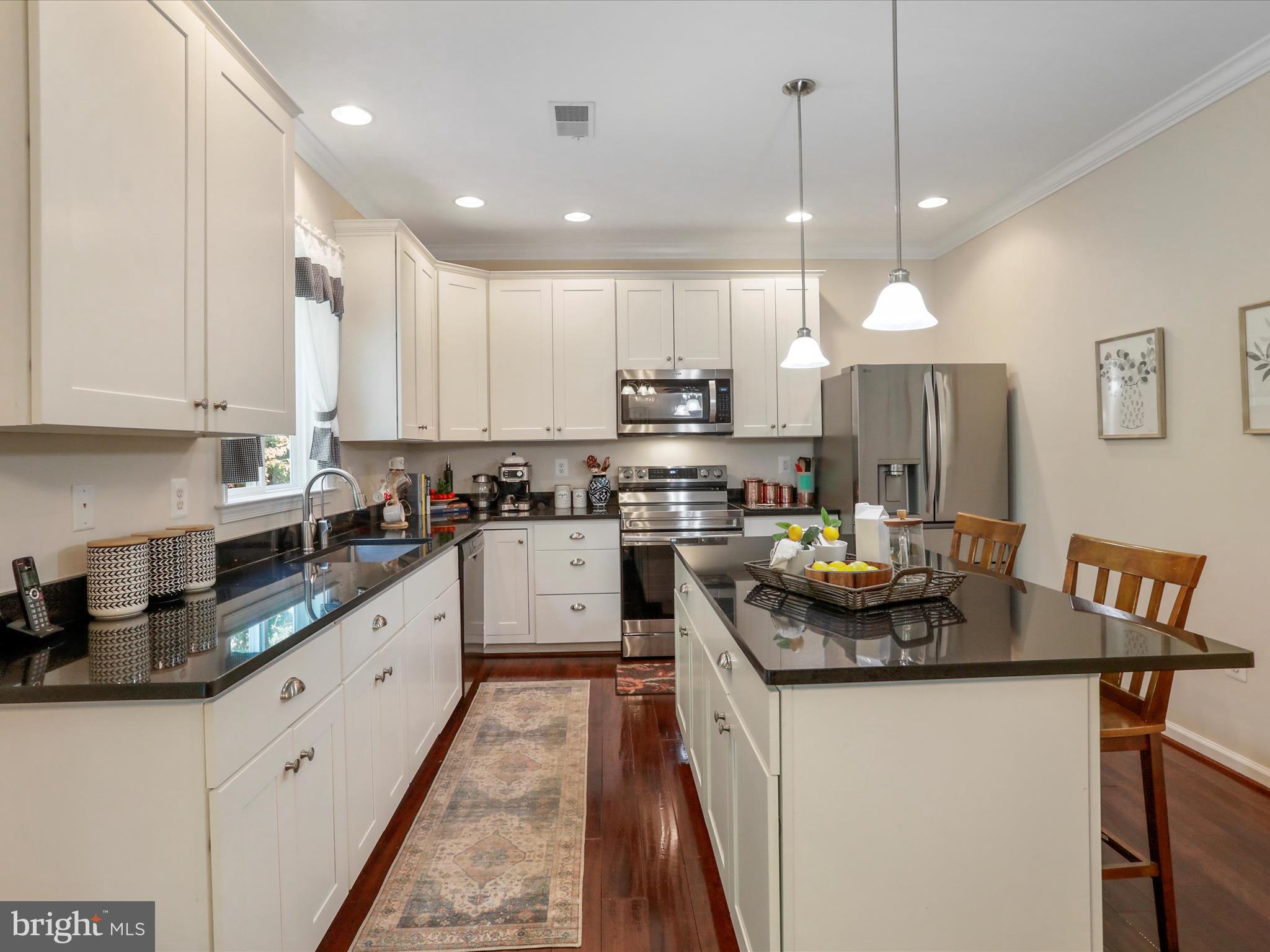 ASHLAND VILLAGE - Residential