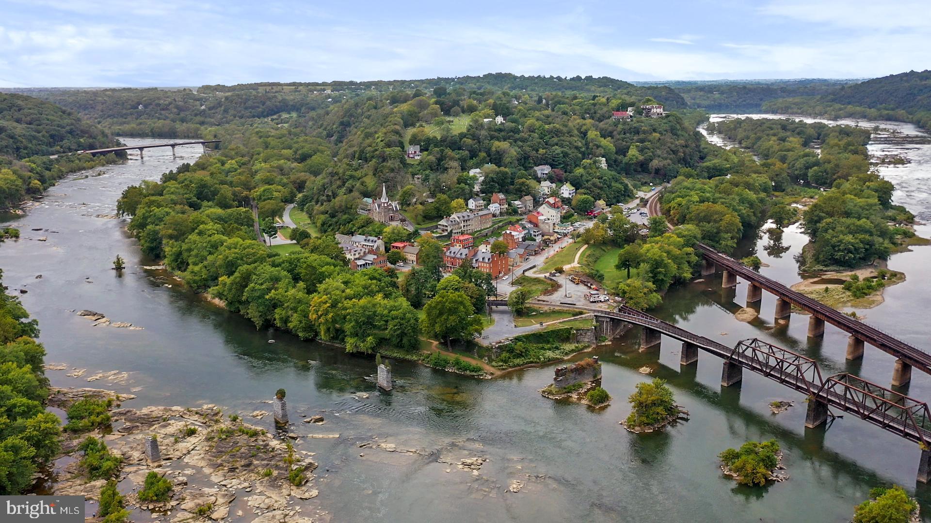 ASHLAND VILLAGE - Residential