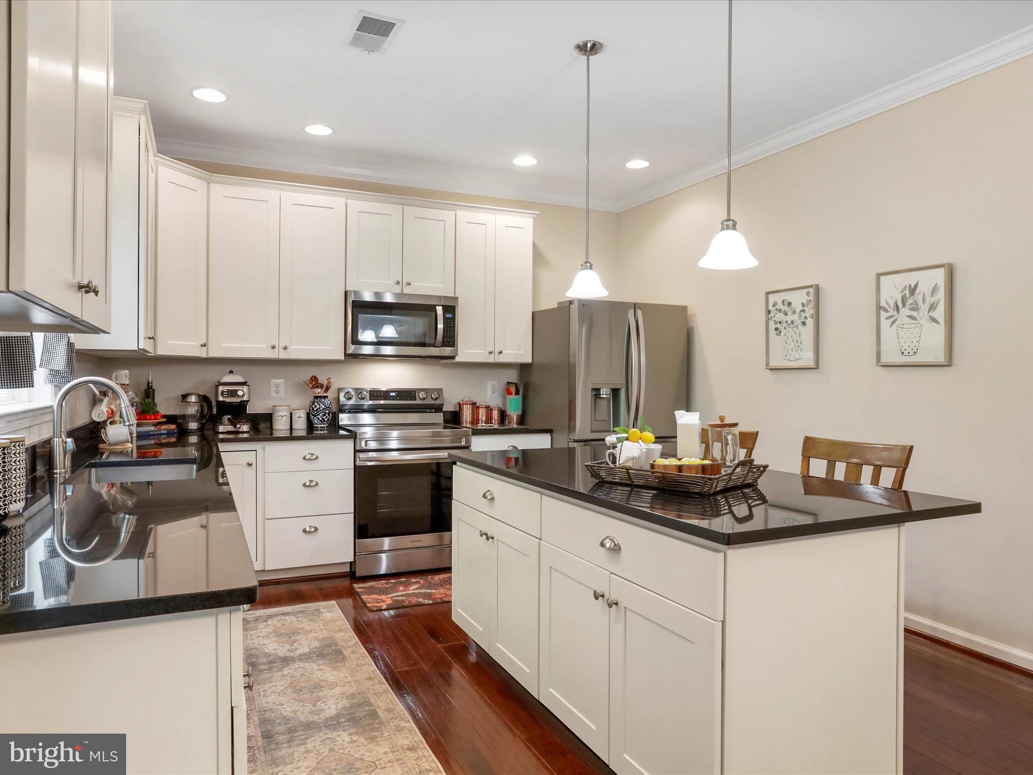 ASHLAND VILLAGE - Residential