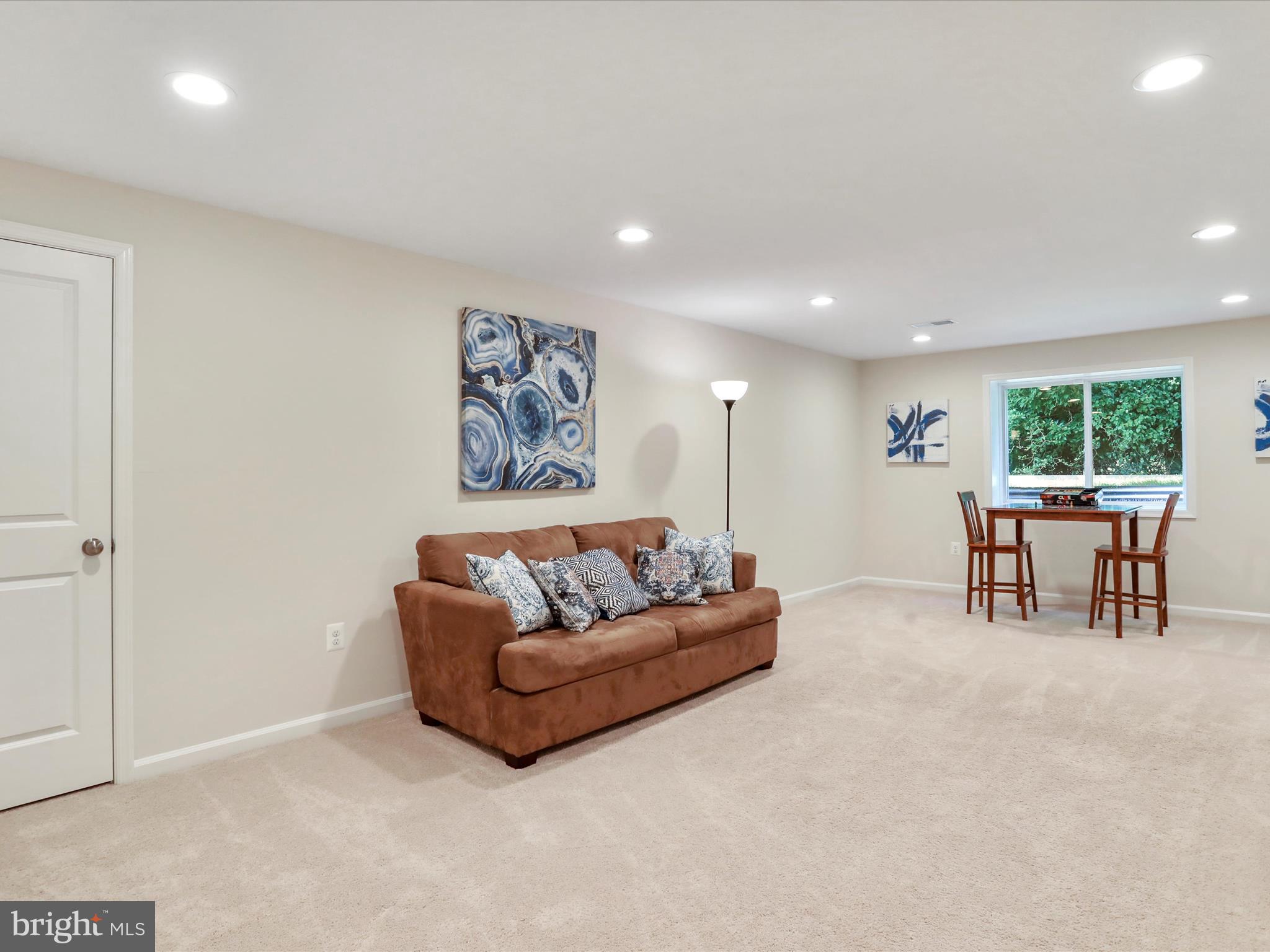 ASHLAND VILLAGE - Residential