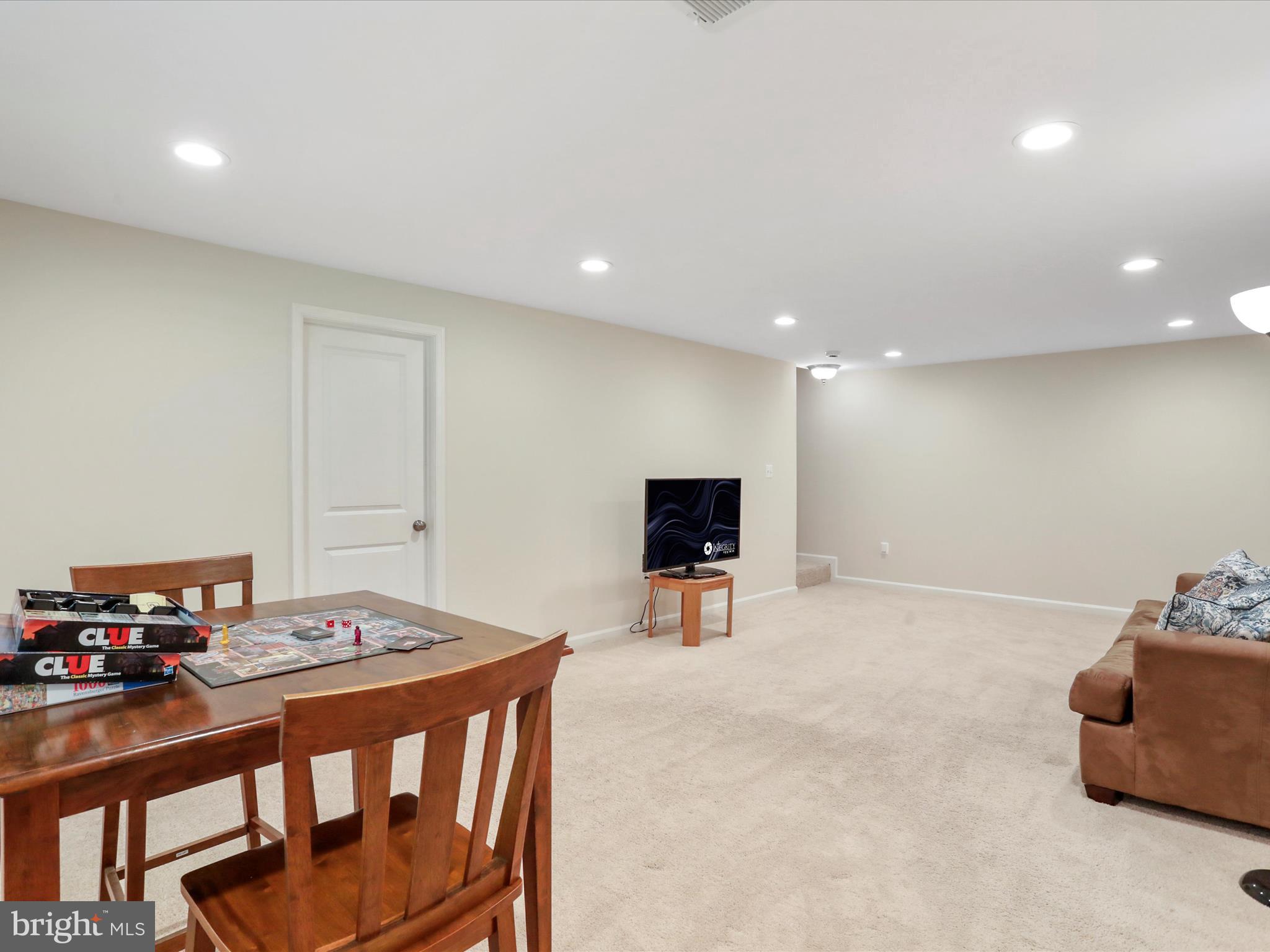 ASHLAND VILLAGE - Residential