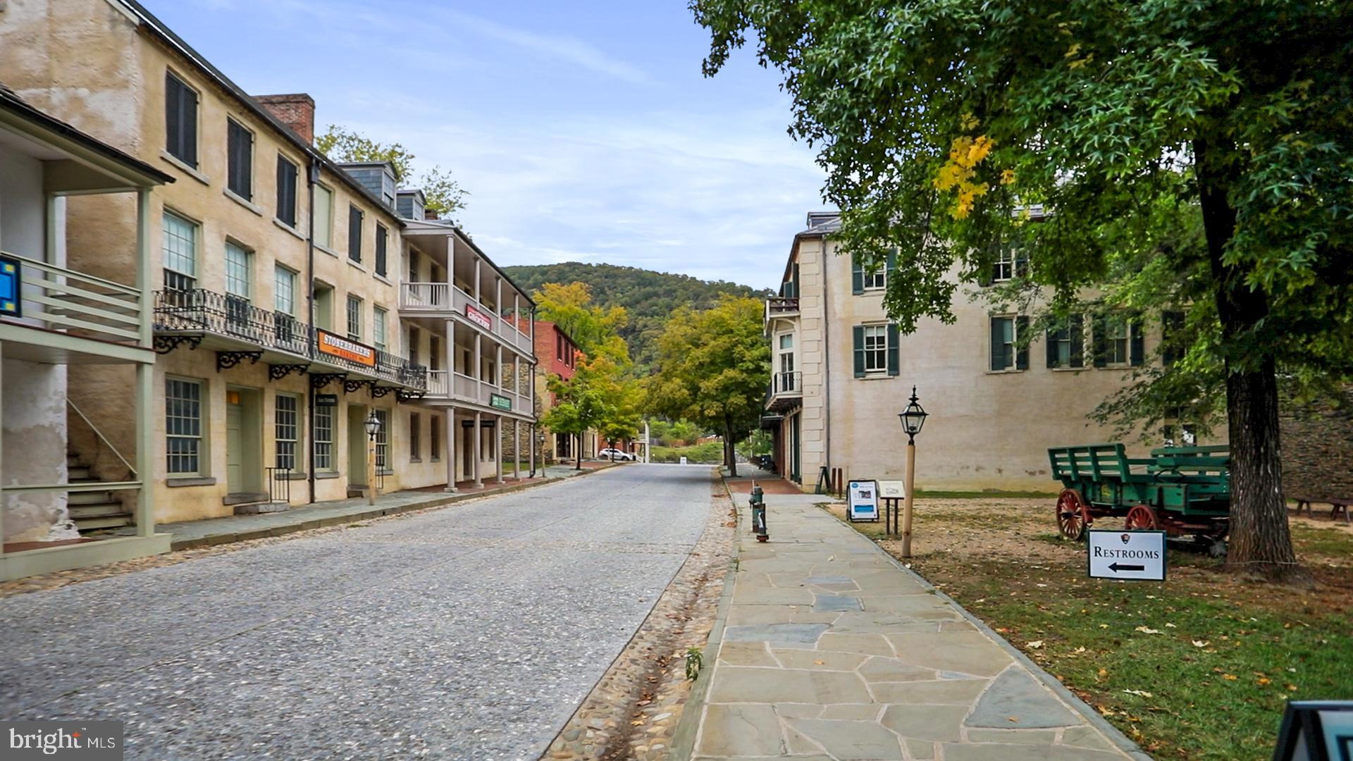 ASHLAND VILLAGE - Residential