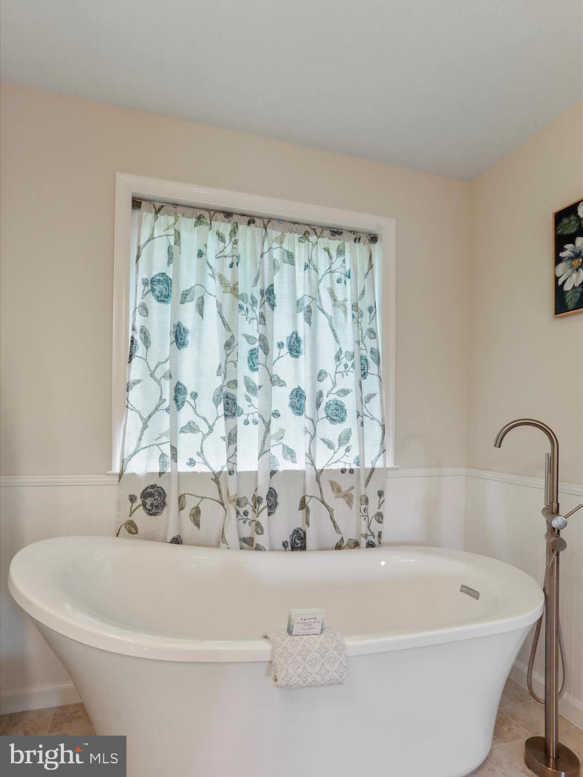 ASHLAND VILLAGE - Residential