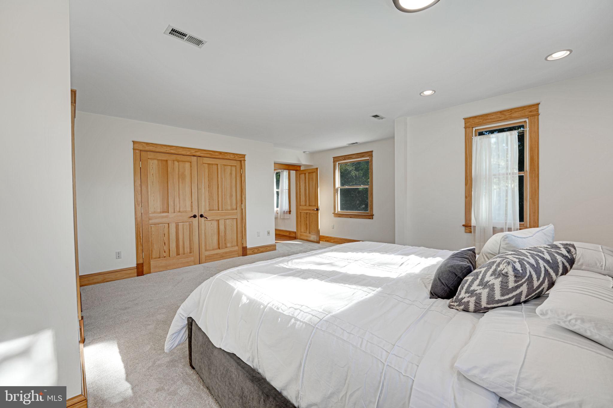 BARCROFT - Residential