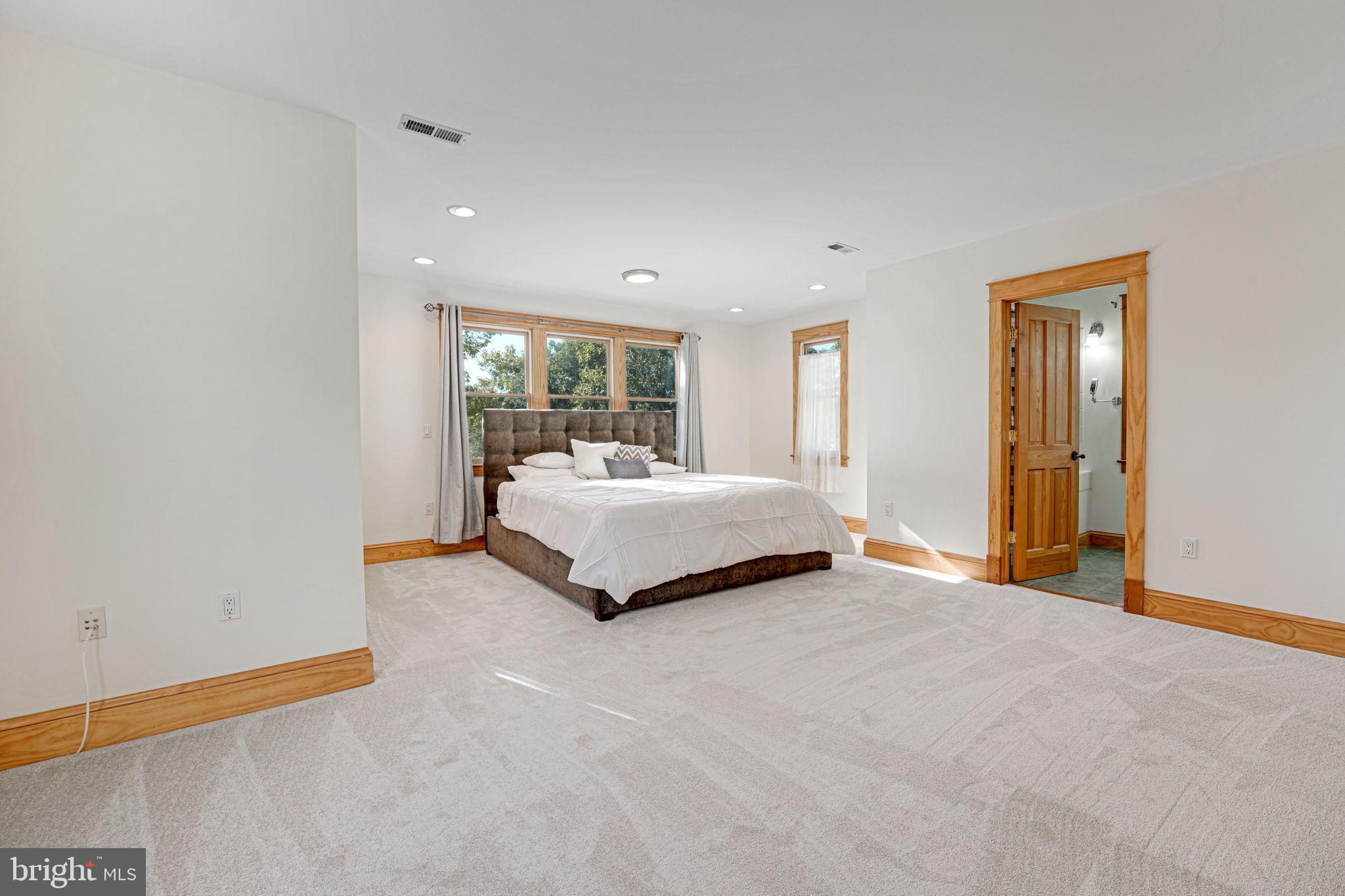 BARCROFT - Residential