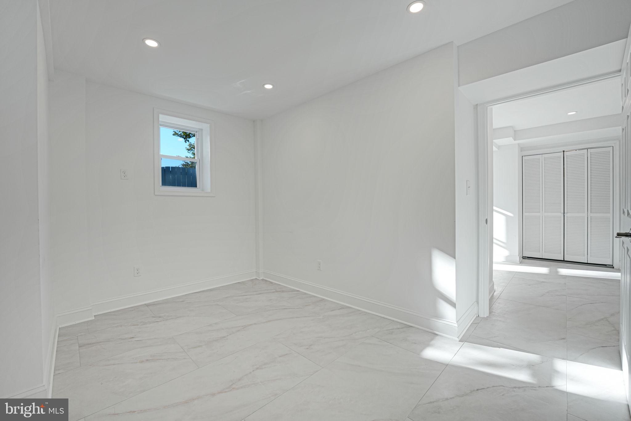 BARCROFT - Residential