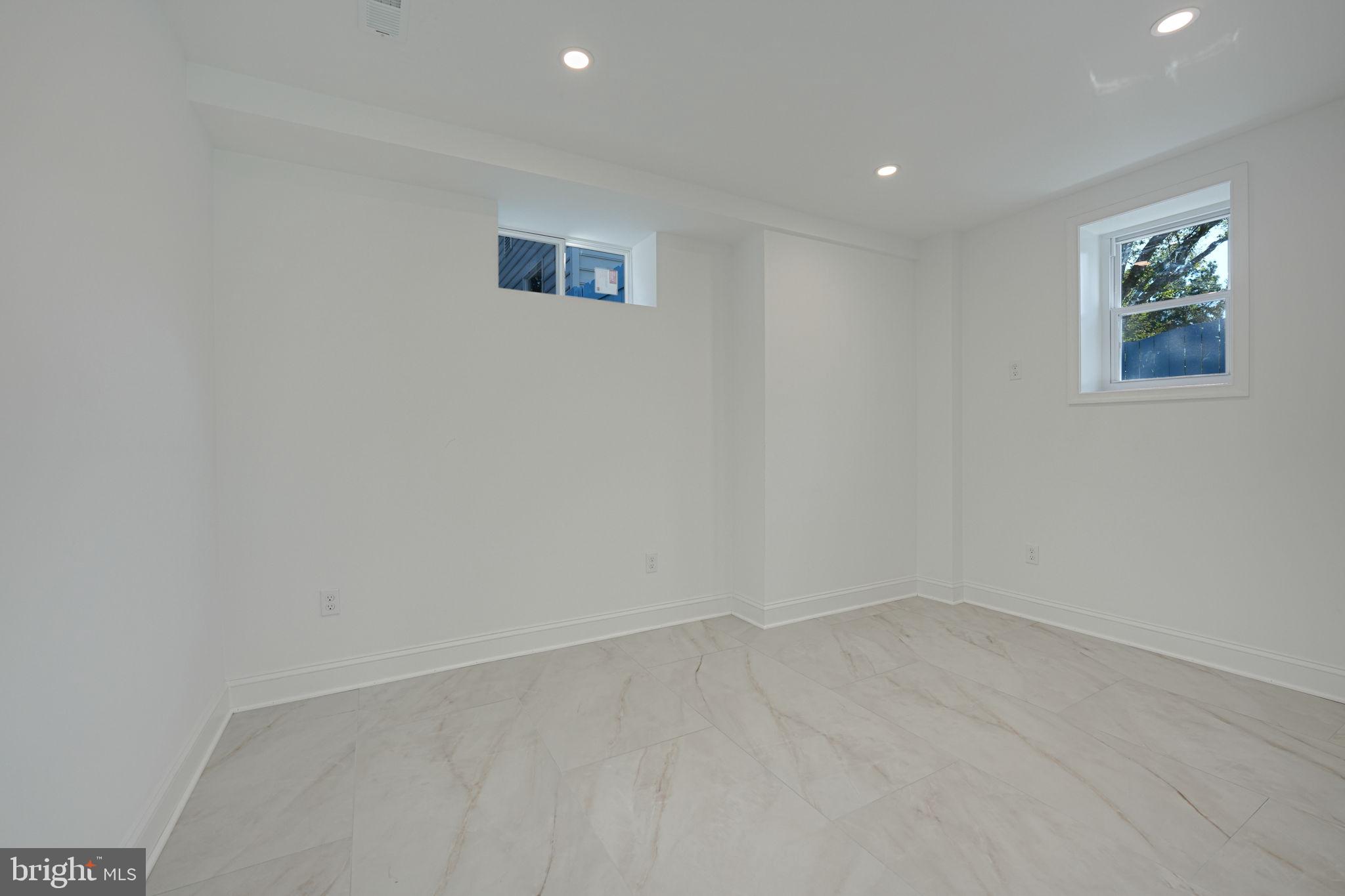 BARCROFT - Residential