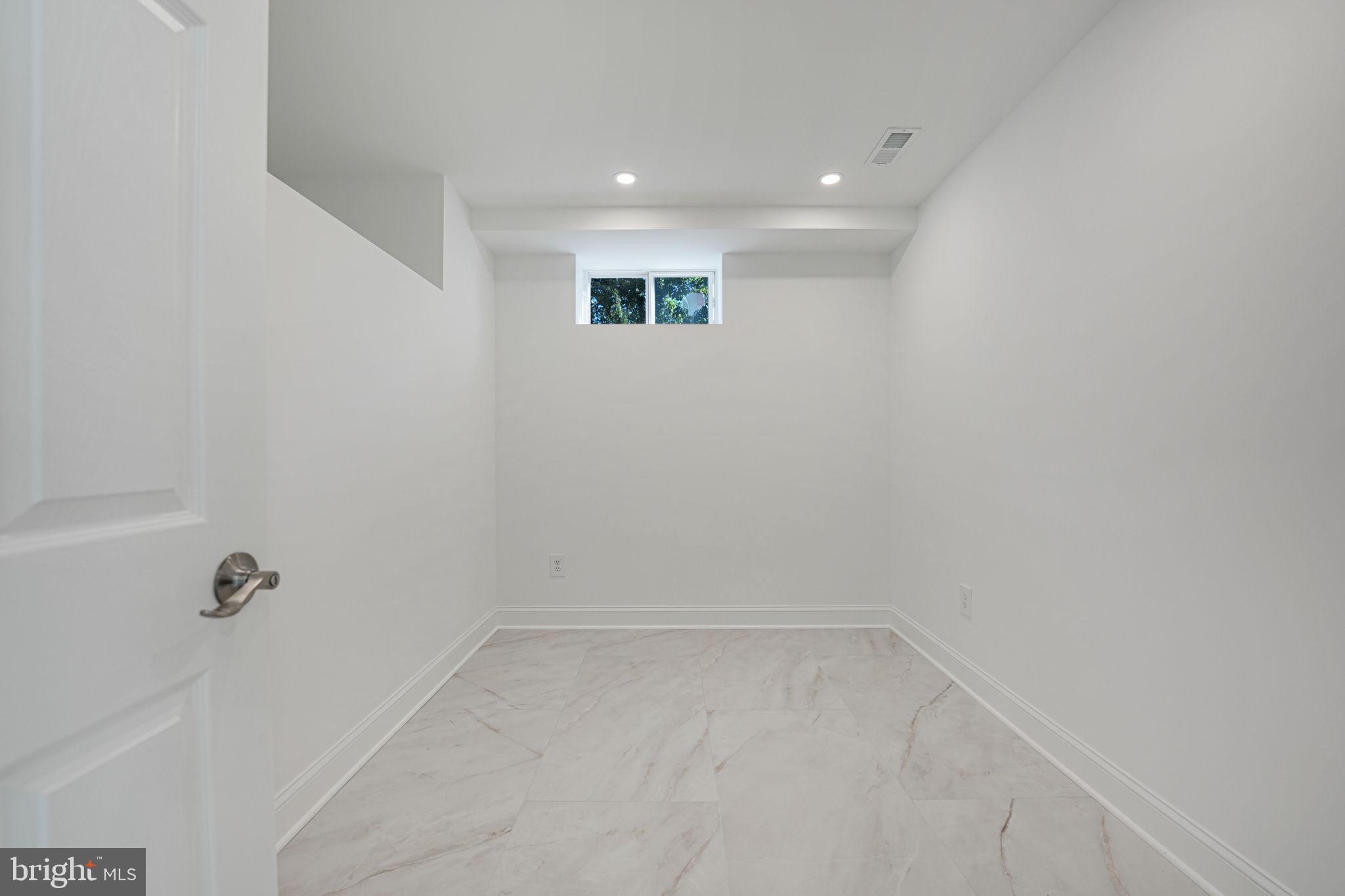 BARCROFT - Residential