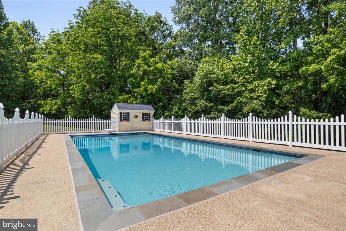 1015 DORIS DRIVE
