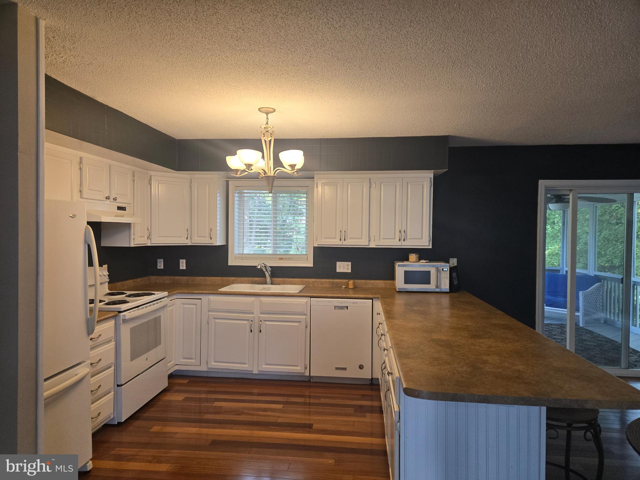 DUTCH ACRES - Residential