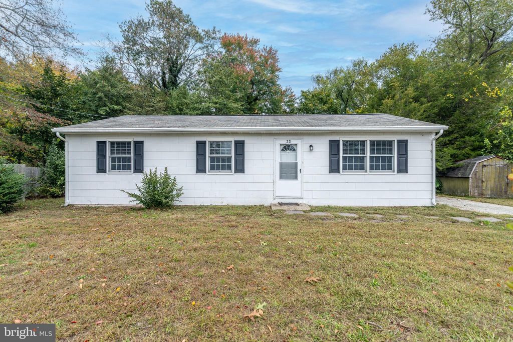 Photo of 23 W Shore Drive, SOUTHAMPTON, NJ 08088 (MLS # NJBL2097876)