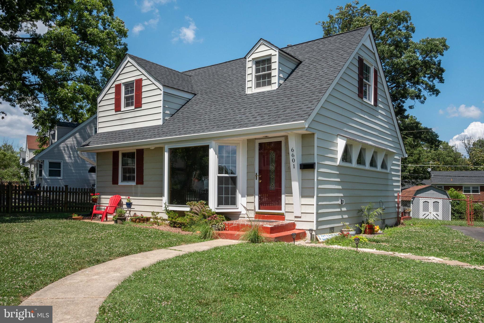 BUCKNELL MANOR - Residential