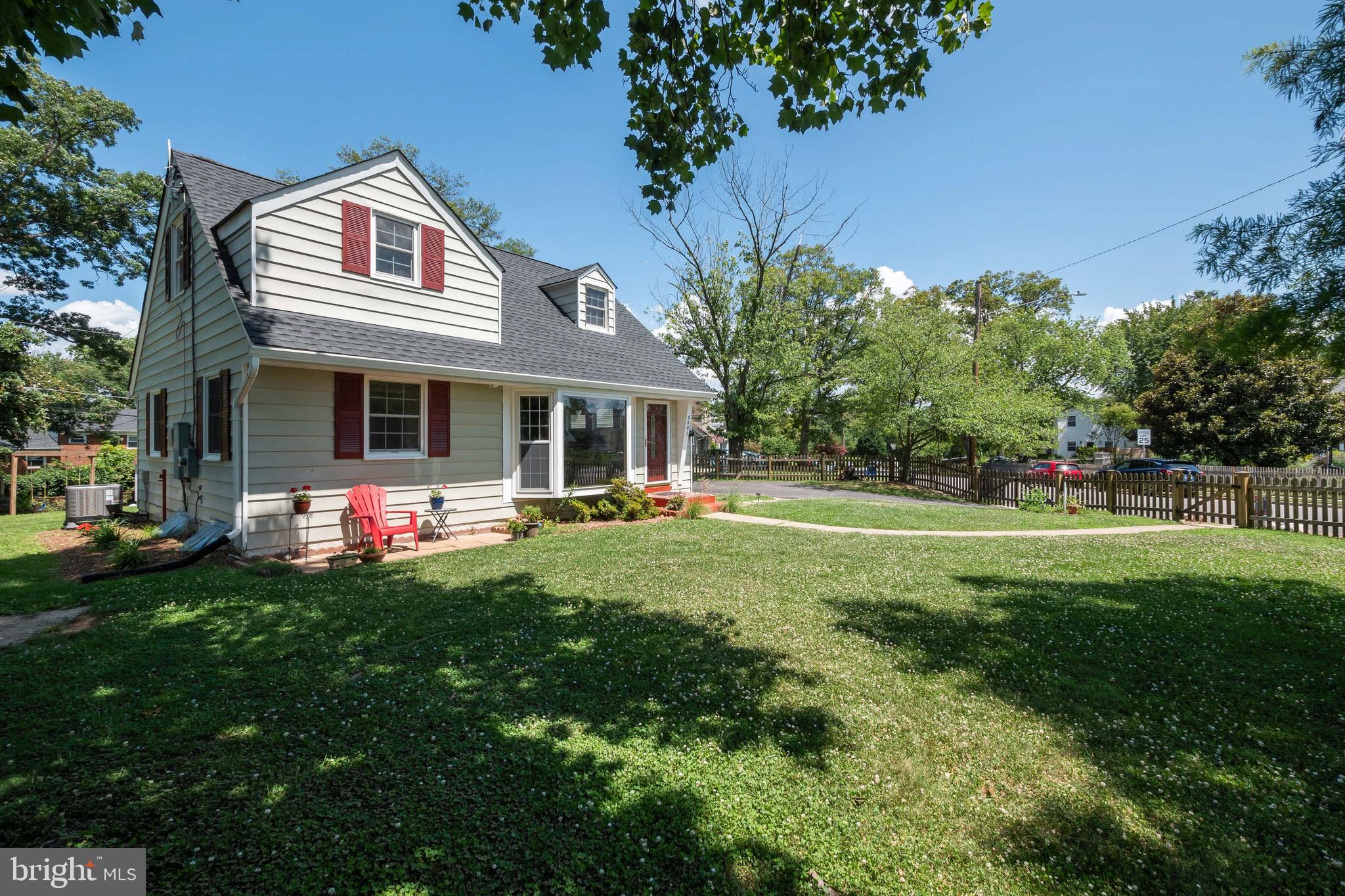 BUCKNELL MANOR - Residential