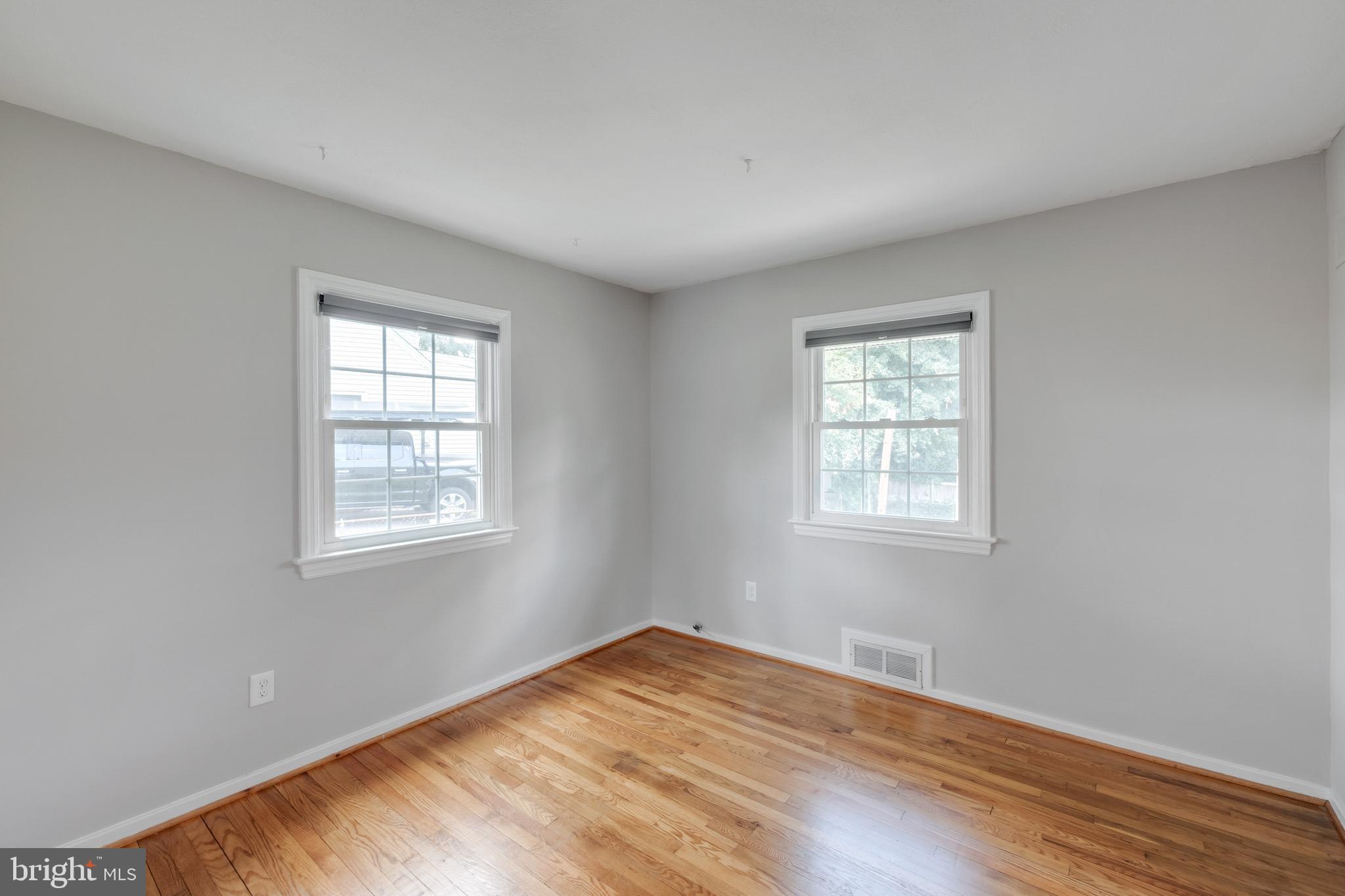 BUCKNELL MANOR - Residential