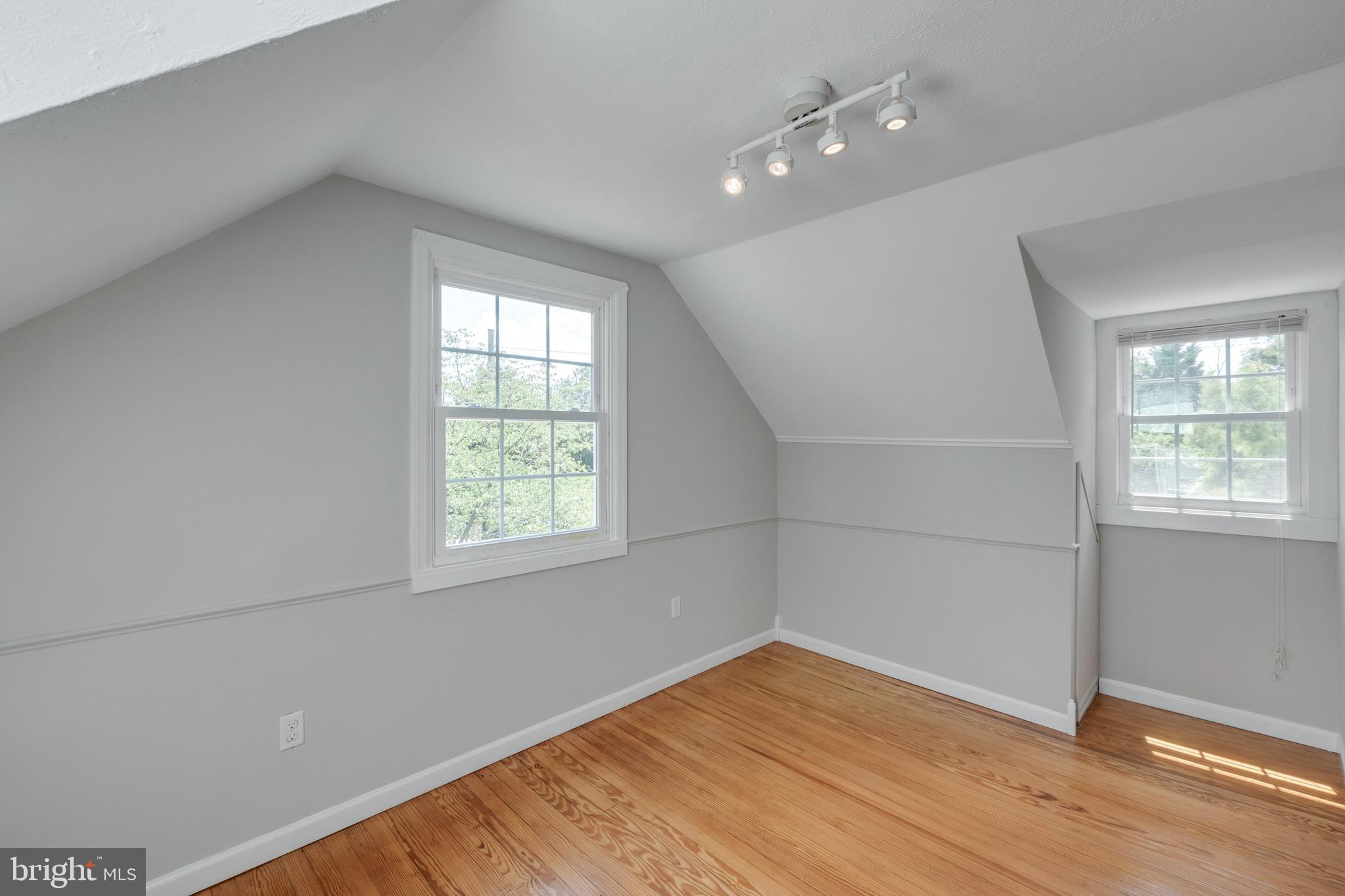 BUCKNELL MANOR - Residential