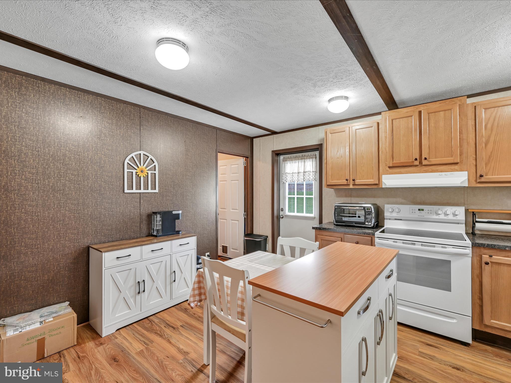 OAK RIDGE ESTATES - Residential