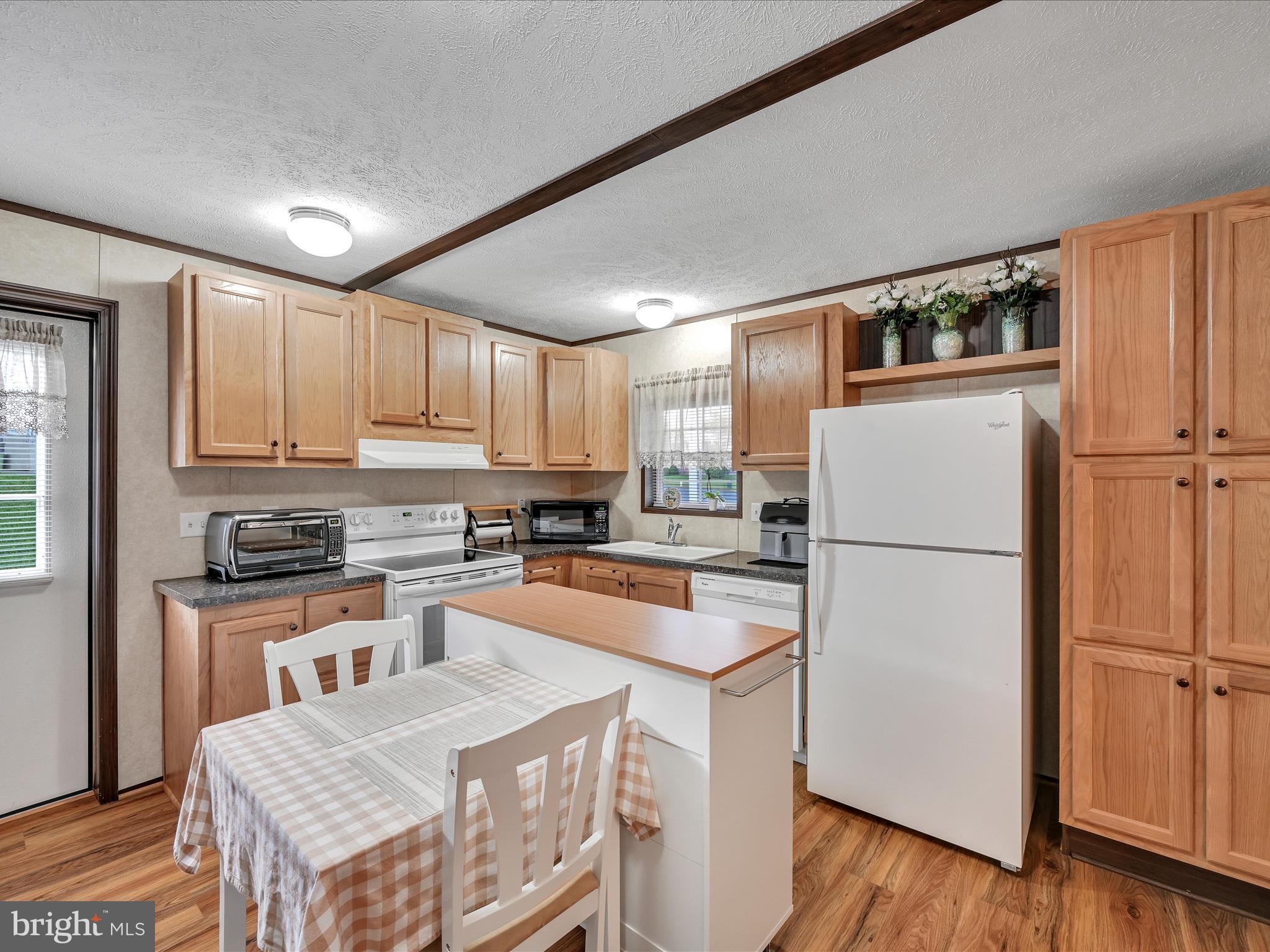 OAK RIDGE ESTATES - Residential