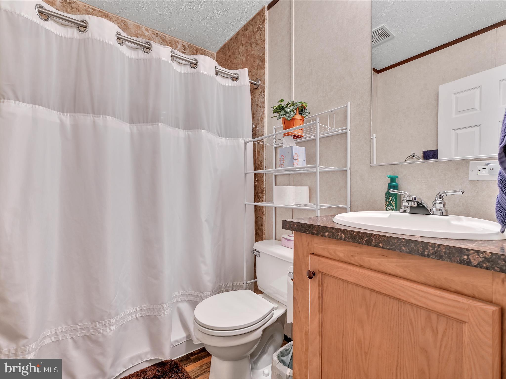 OAK RIDGE ESTATES - Residential