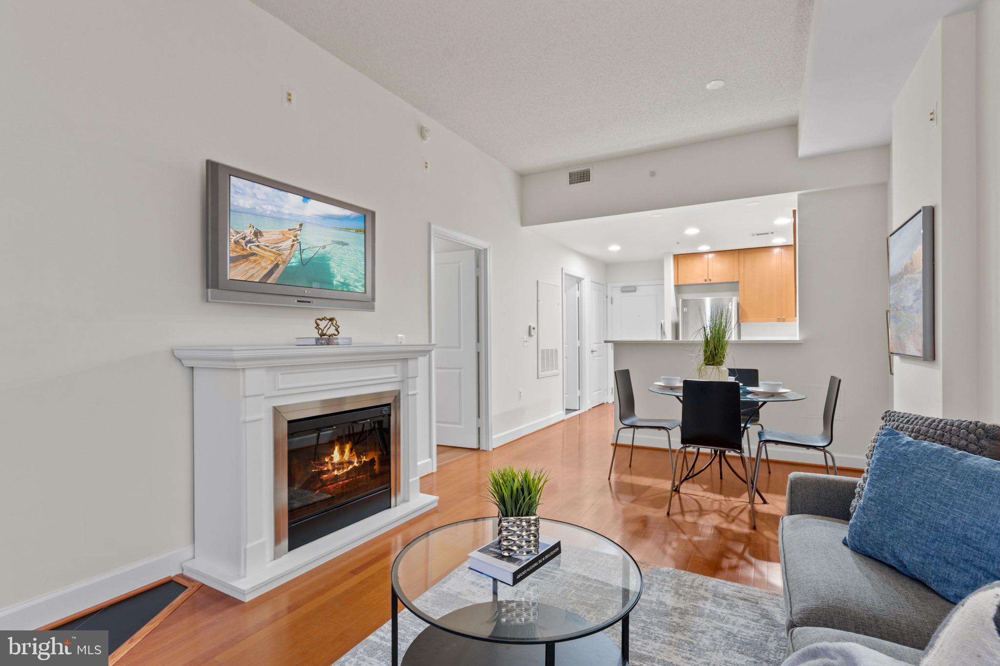 ECLIPSE ON CENTER PARK - Residential