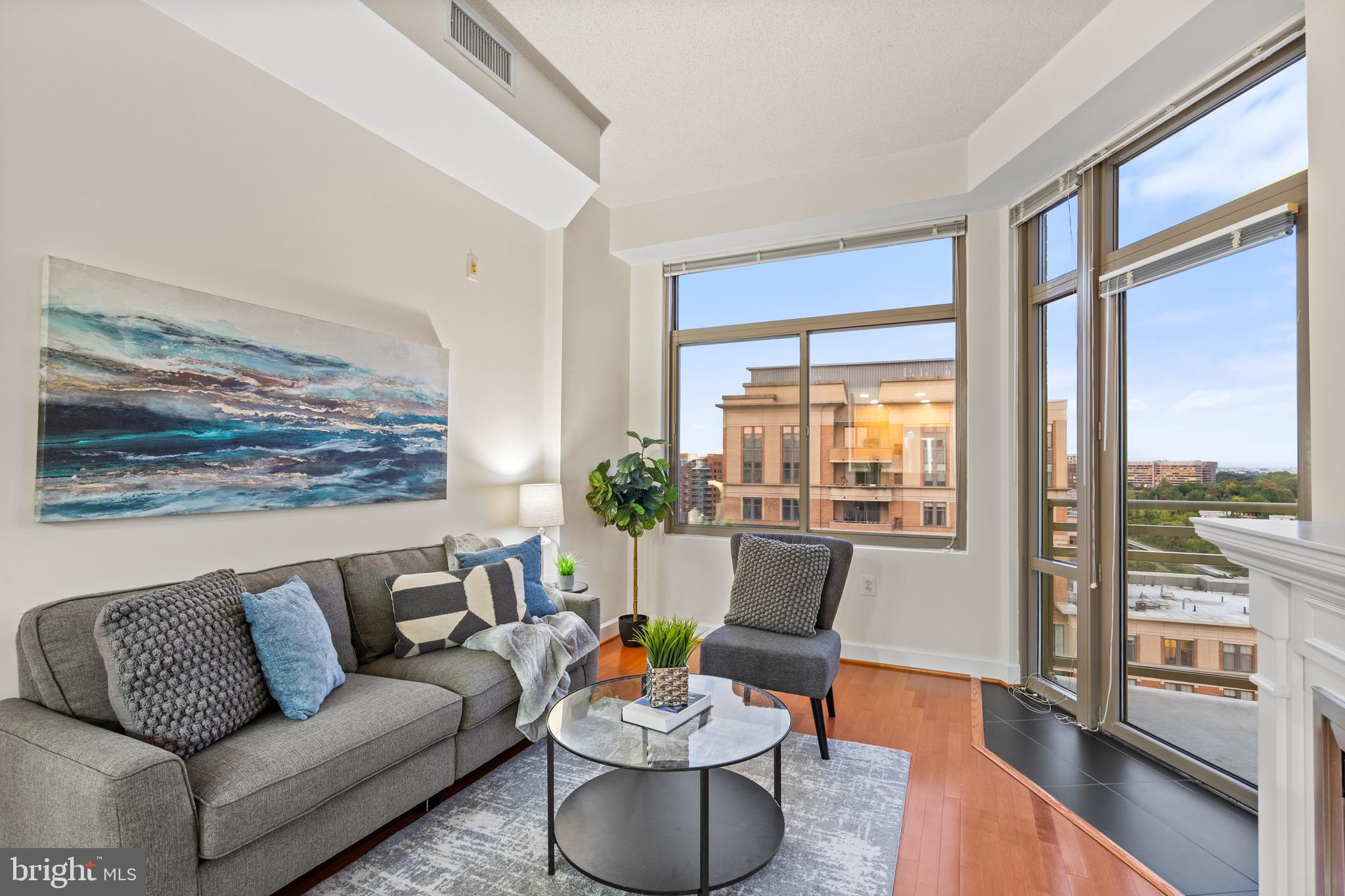 ECLIPSE ON CENTER PARK - Residential