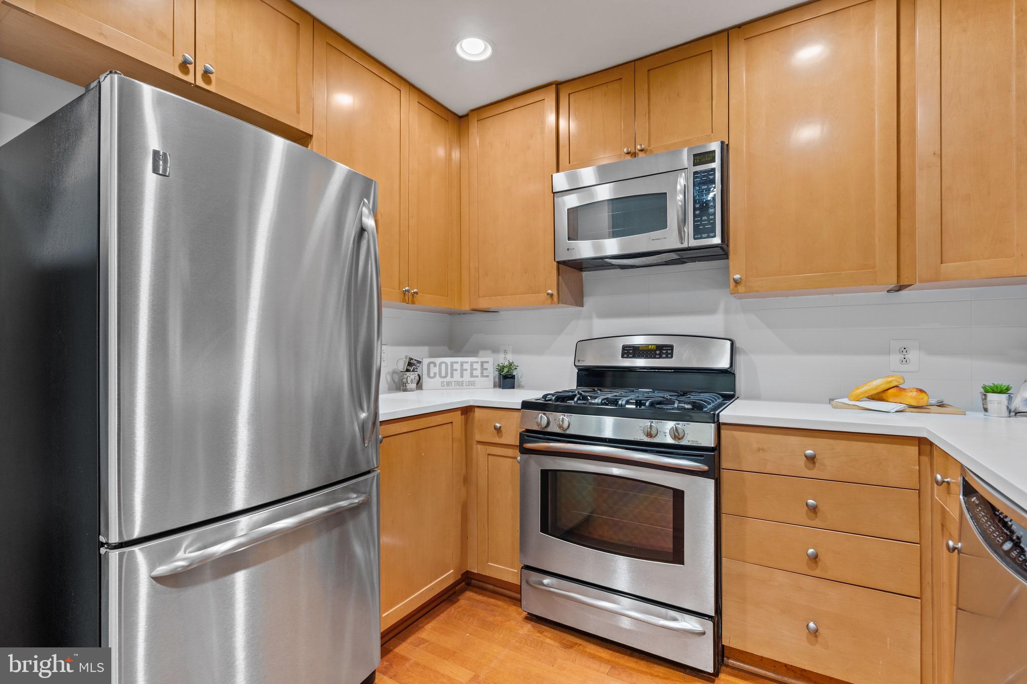 ECLIPSE ON CENTER PARK - Residential