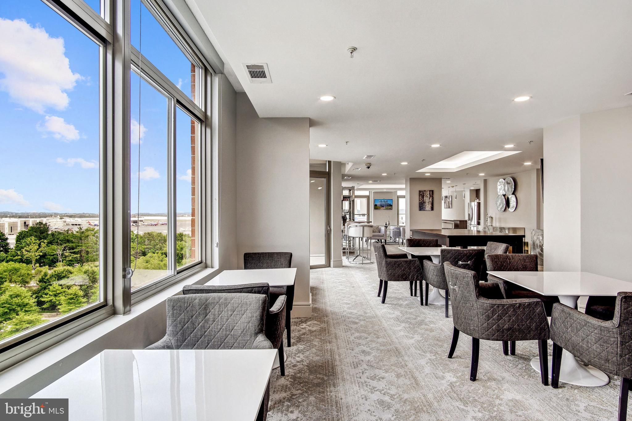 ECLIPSE ON CENTER PARK - Residential