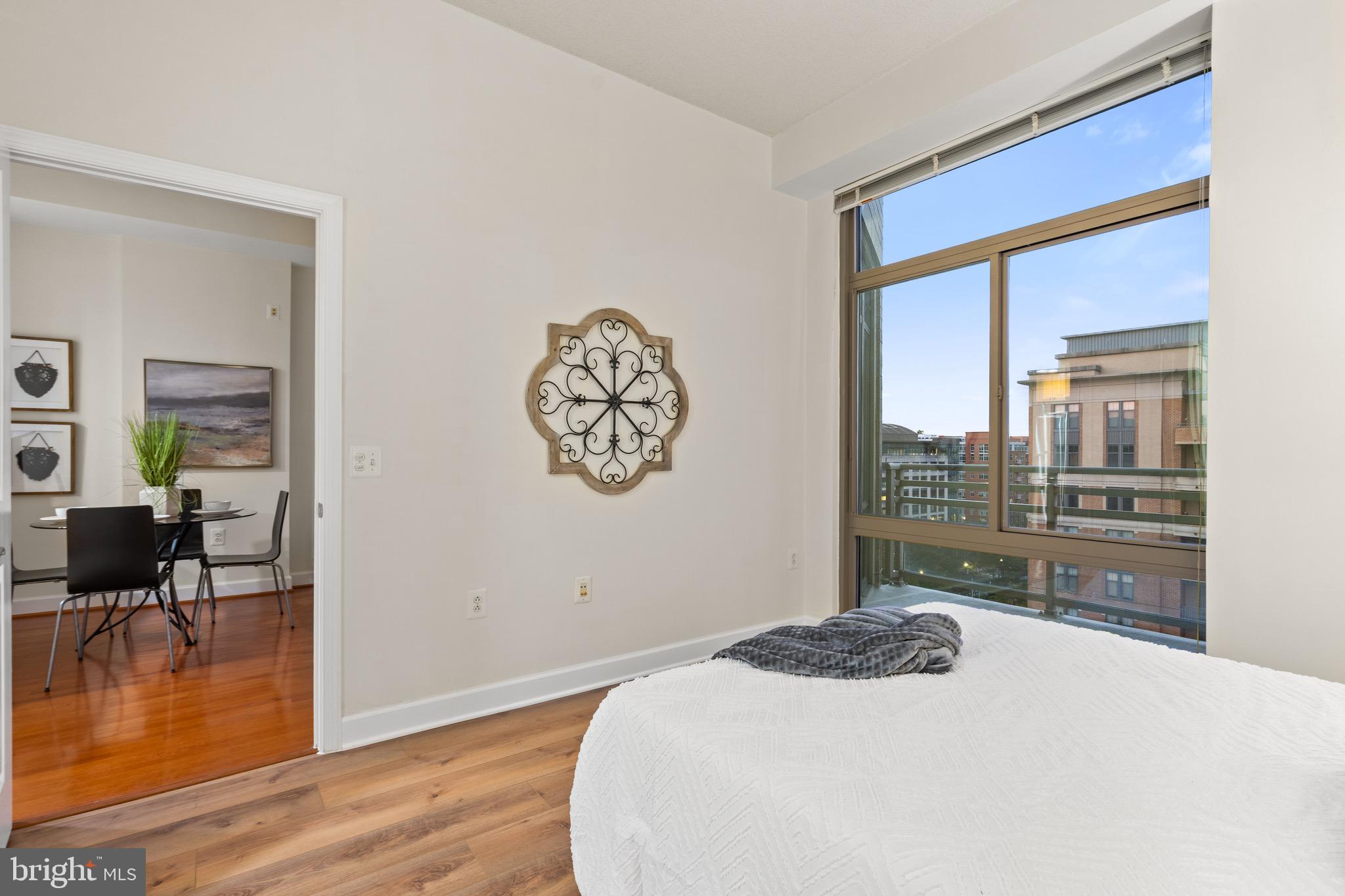 ECLIPSE ON CENTER PARK - Residential