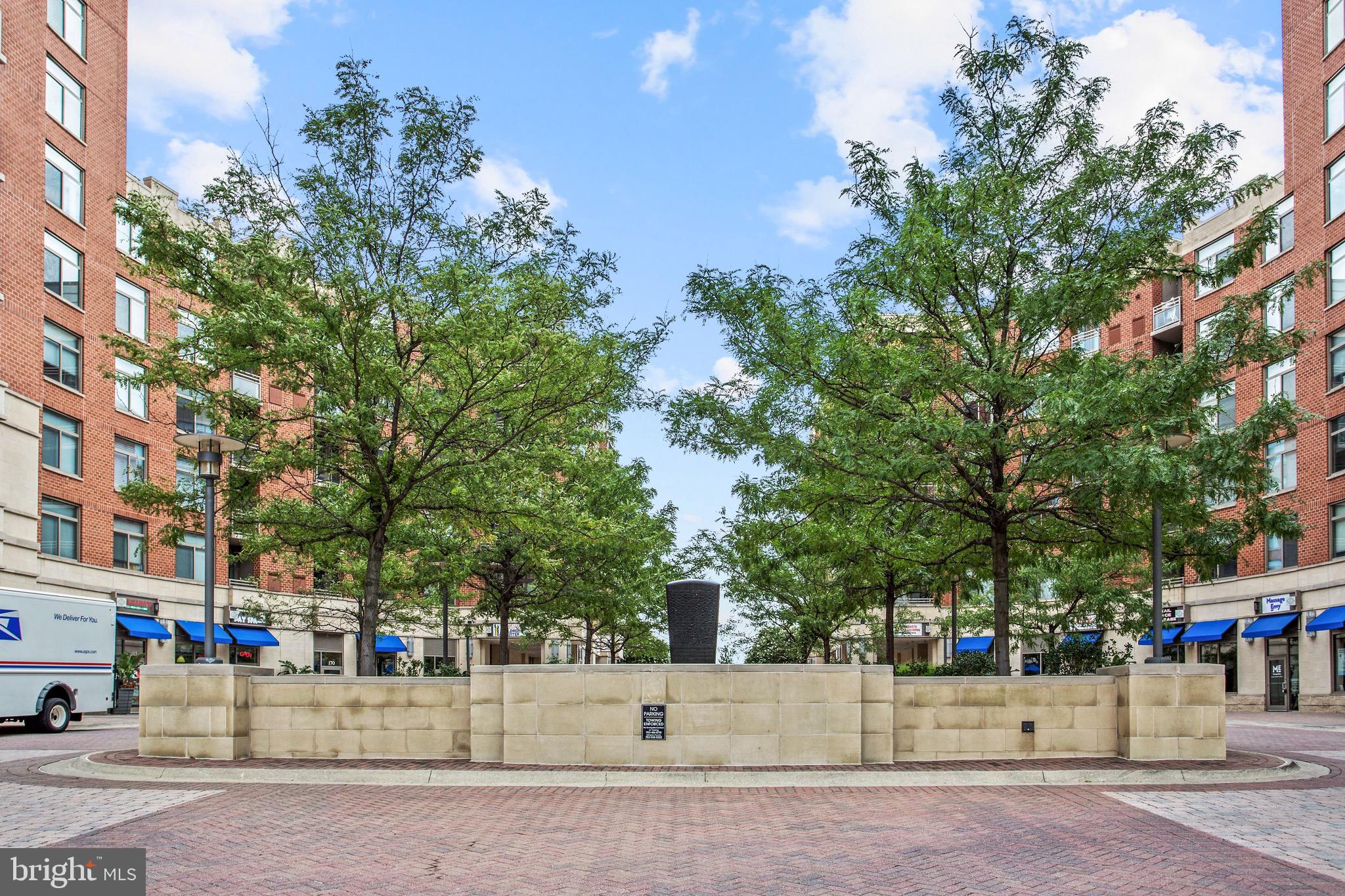 ECLIPSE ON CENTER PARK - Residential