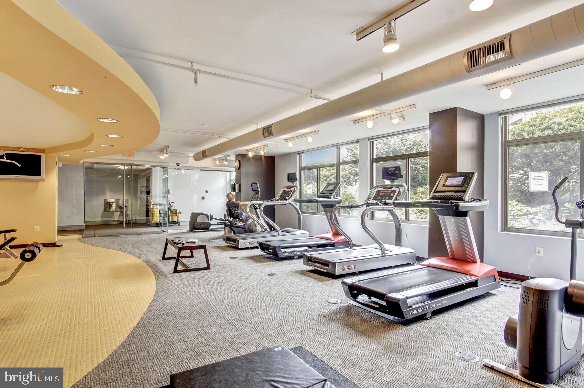 ECLIPSE ON CENTER PARK - Residential