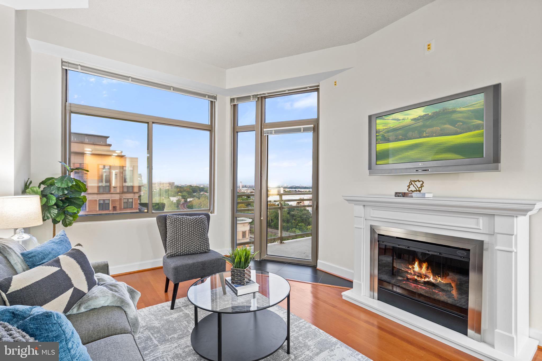 ECLIPSE ON CENTER PARK - Residential