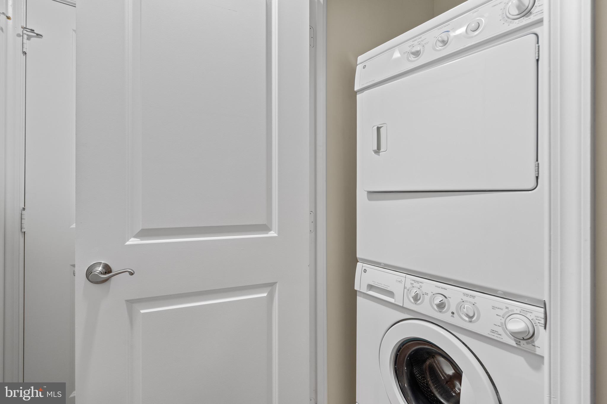 ECLIPSE ON CENTER PARK - Residential