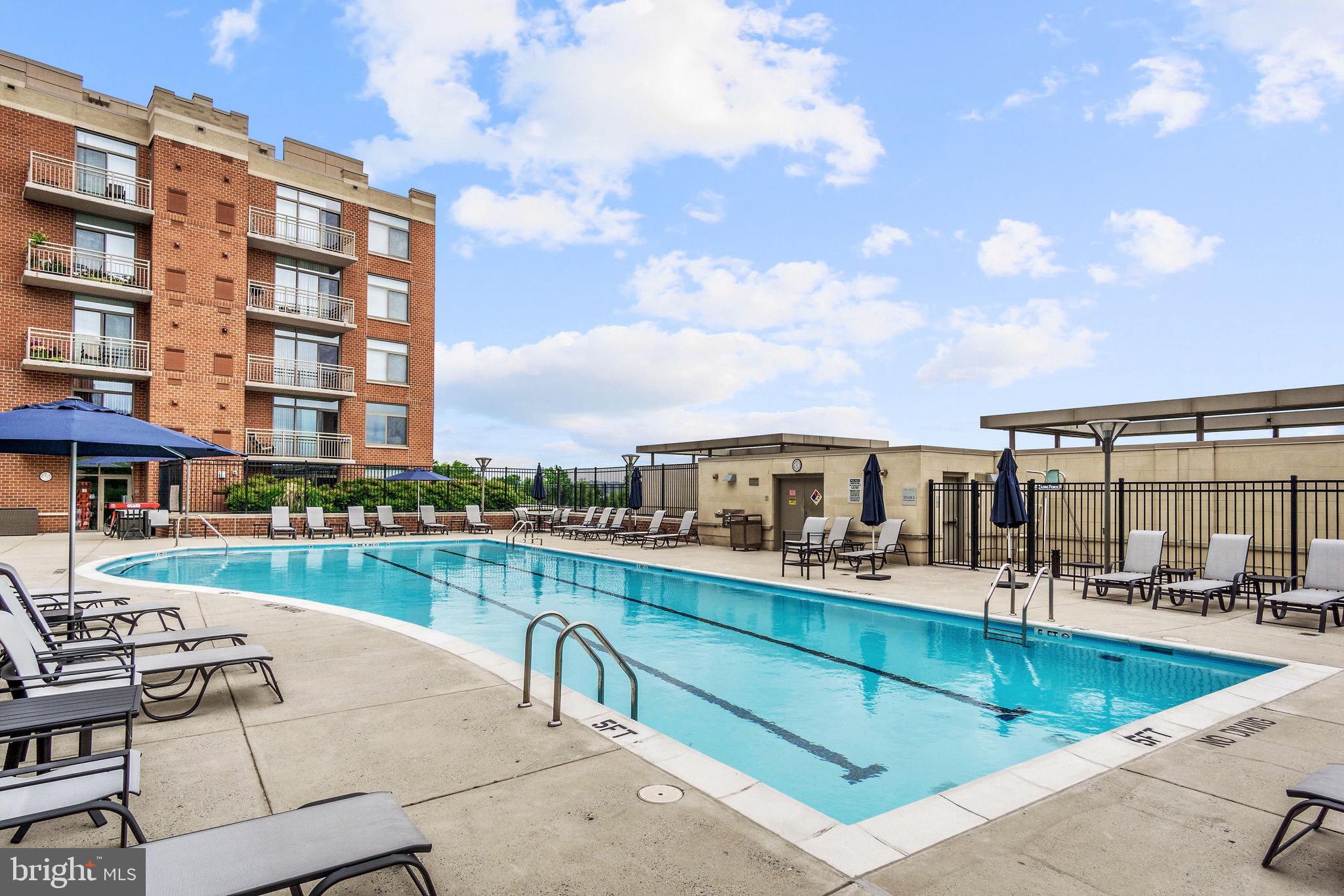 ECLIPSE ON CENTER PARK - Residential