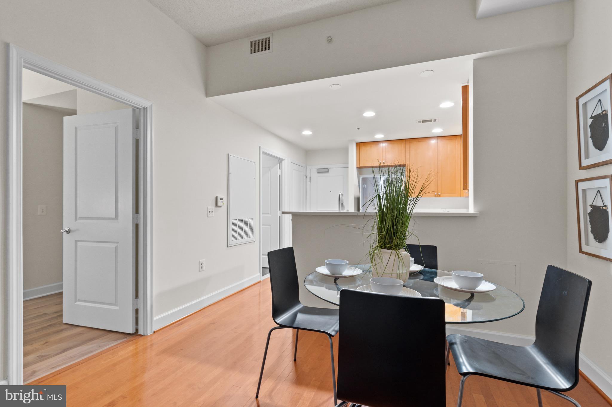 ECLIPSE ON CENTER PARK - Residential