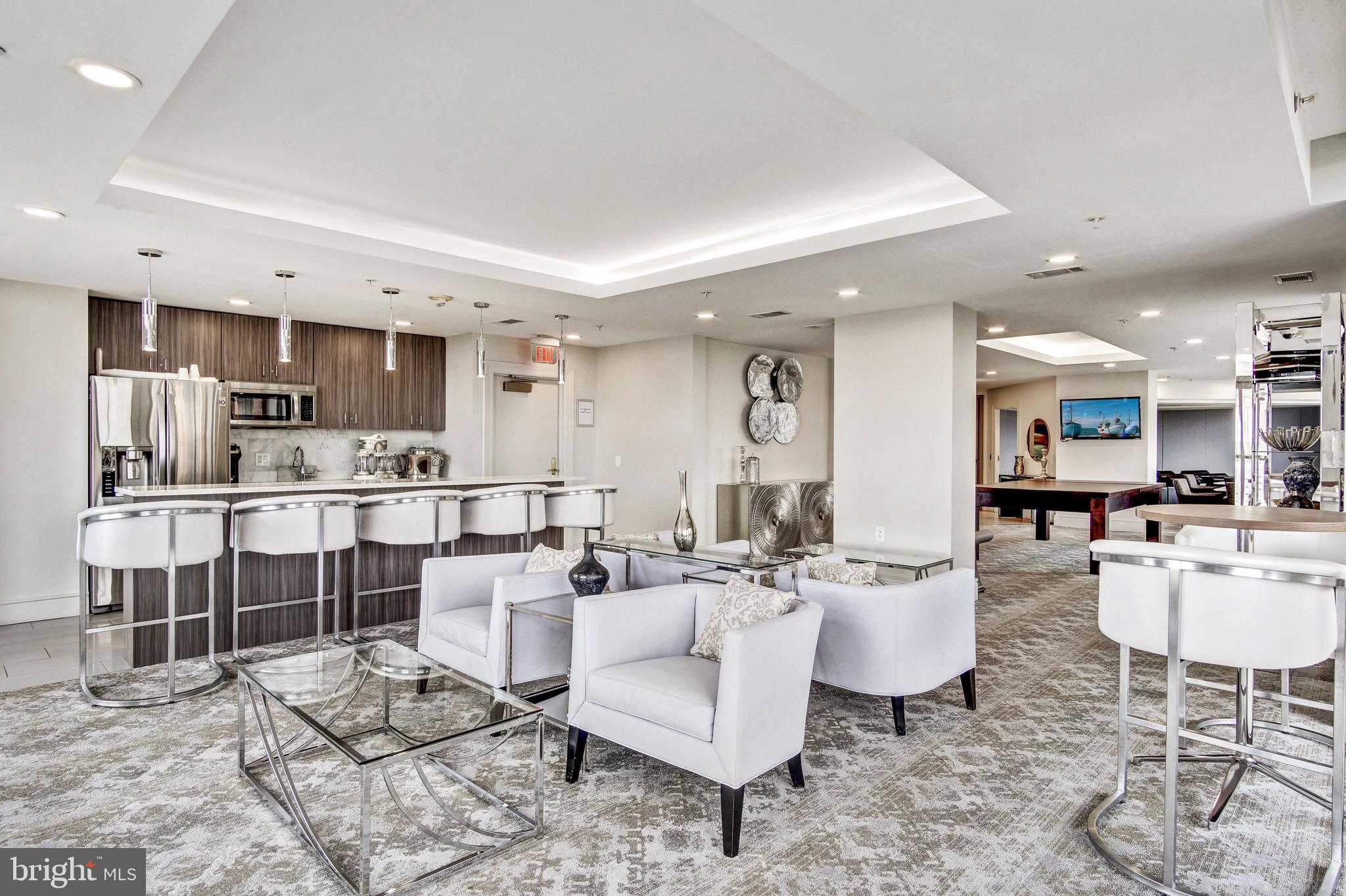 ECLIPSE ON CENTER PARK - Residential