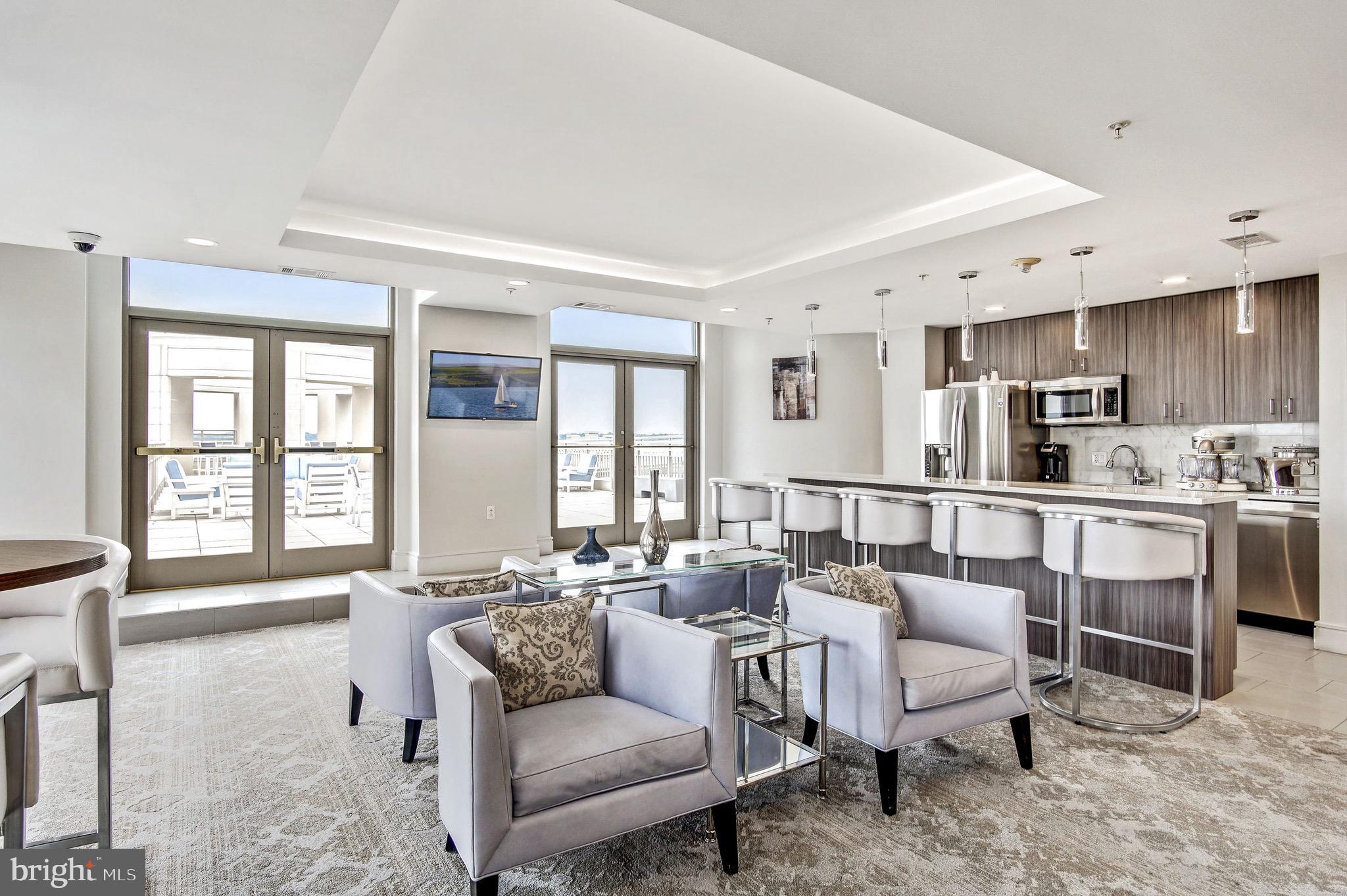 ECLIPSE ON CENTER PARK - Residential