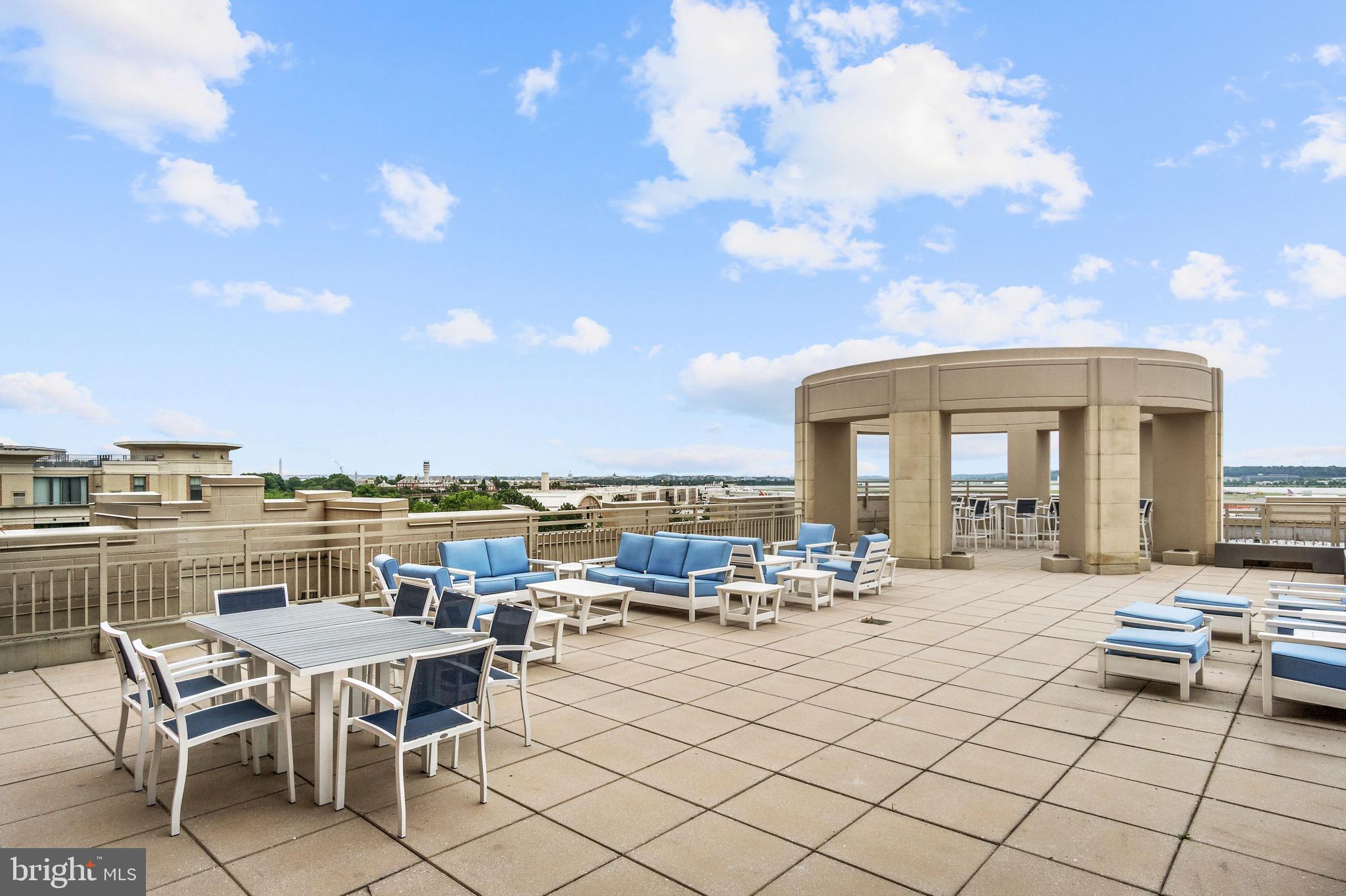 ECLIPSE ON CENTER PARK - Residential