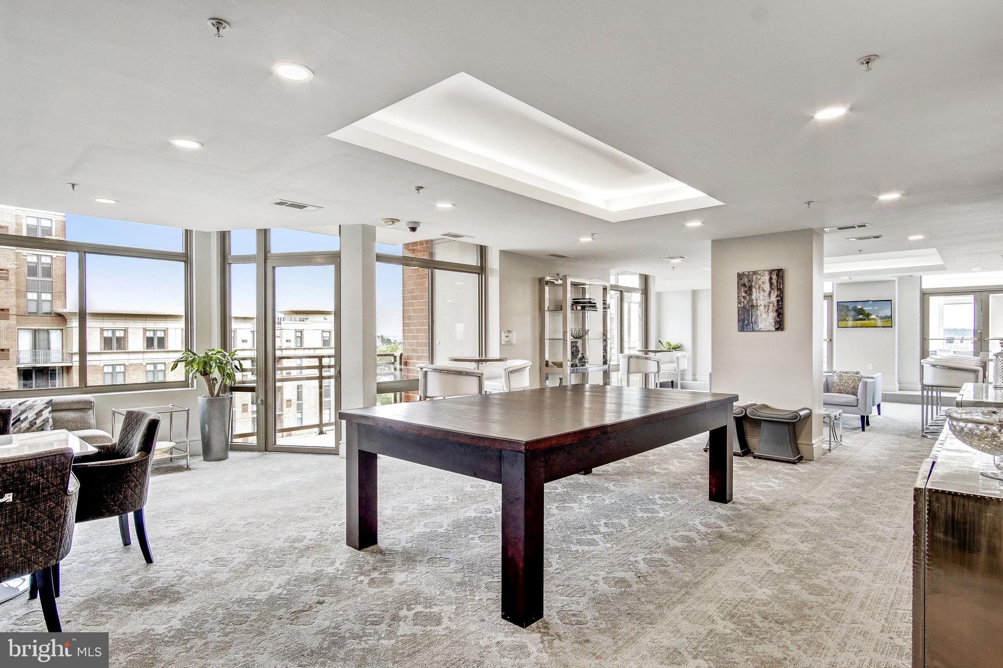 ECLIPSE ON CENTER PARK - Residential