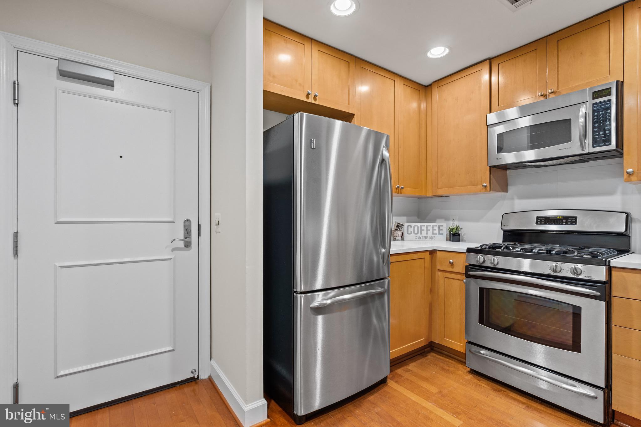 ECLIPSE ON CENTER PARK - Residential