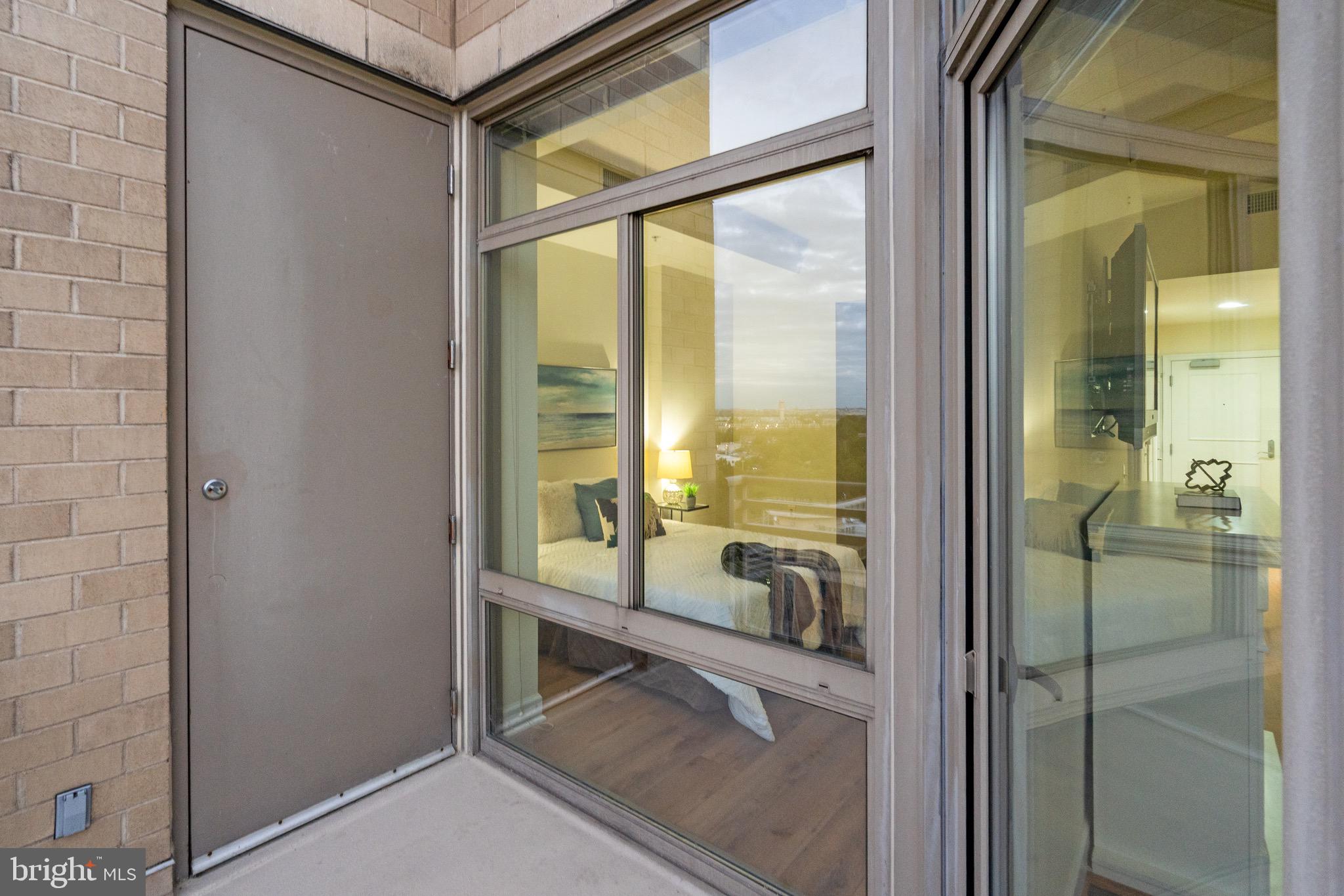 ECLIPSE ON CENTER PARK - Residential