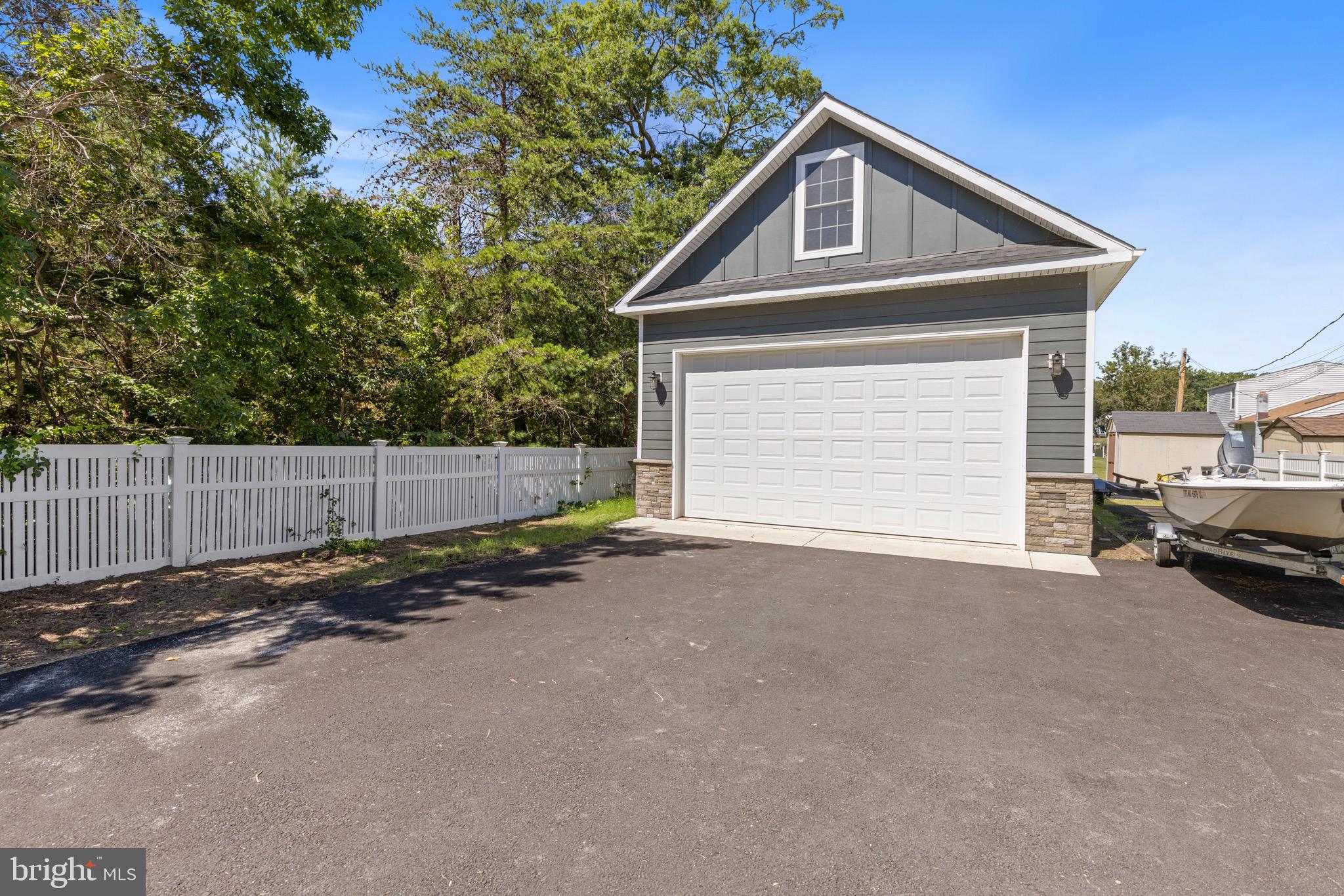 GREEN GABLES - Residential