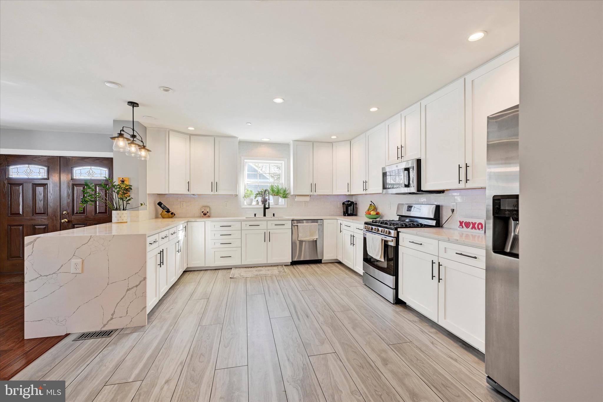 GREEN GABLES - Residential