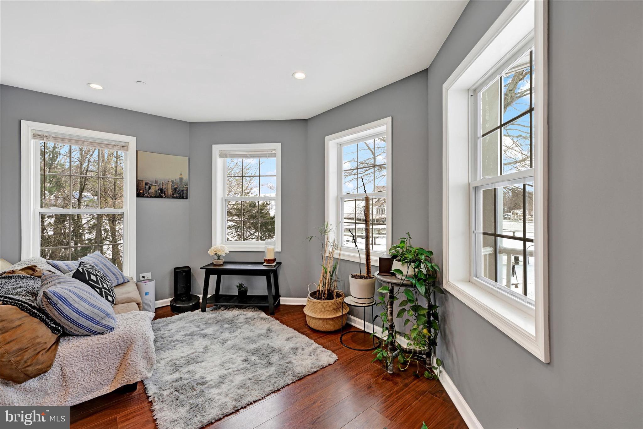 GREEN GABLES - Residential