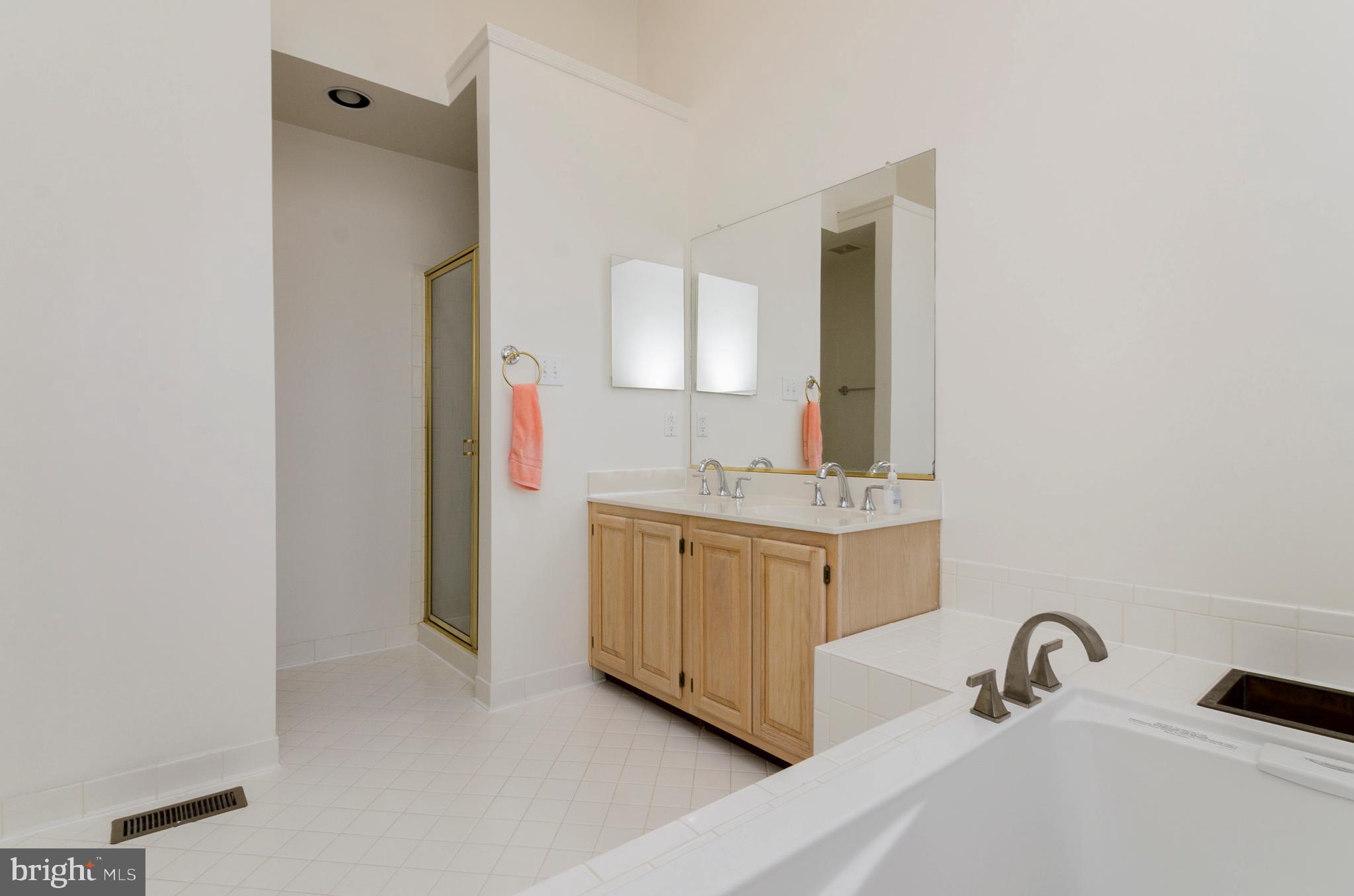 ROSE HILL FALLS - Residential