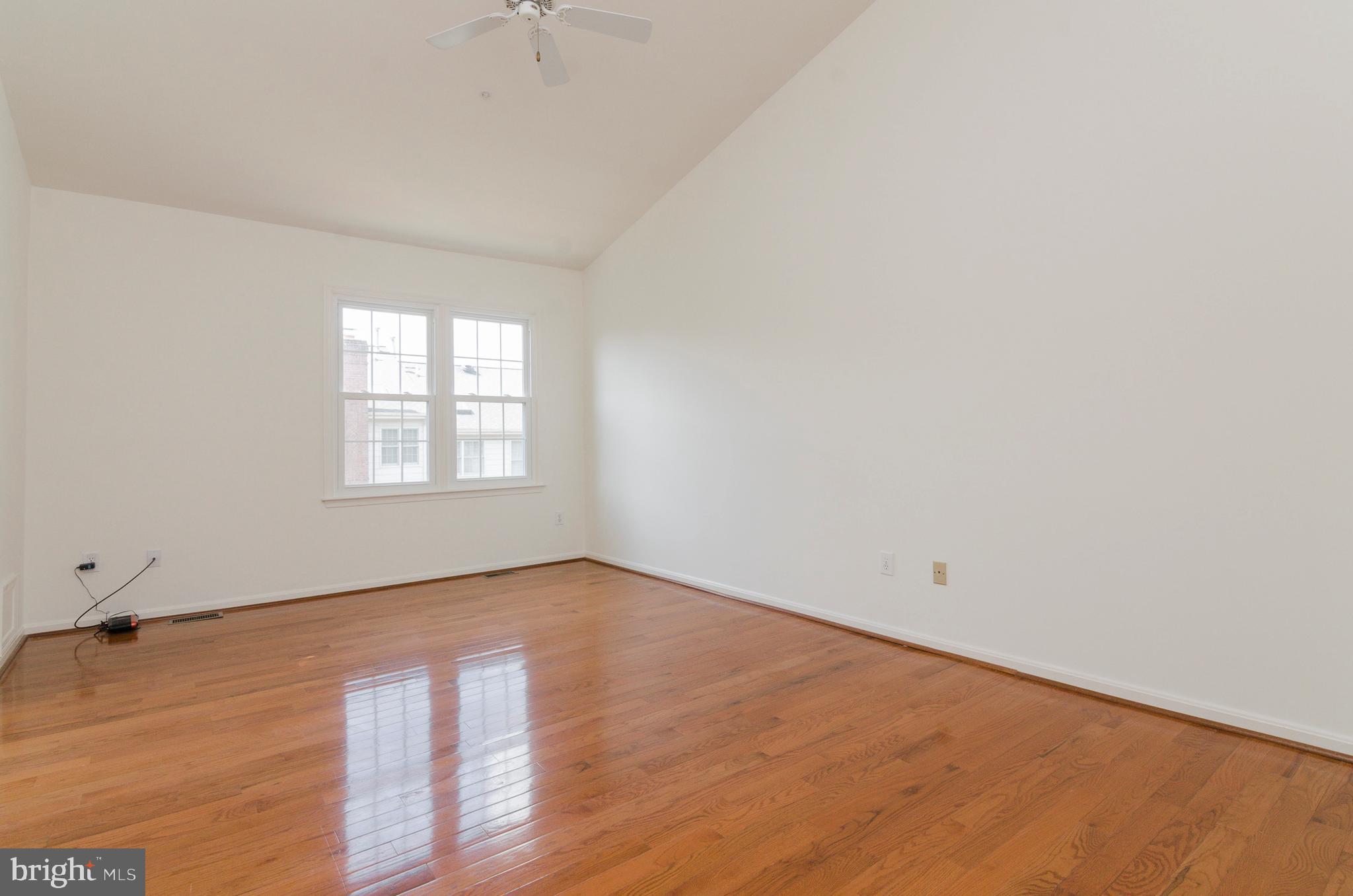 ROSE HILL FALLS - Residential